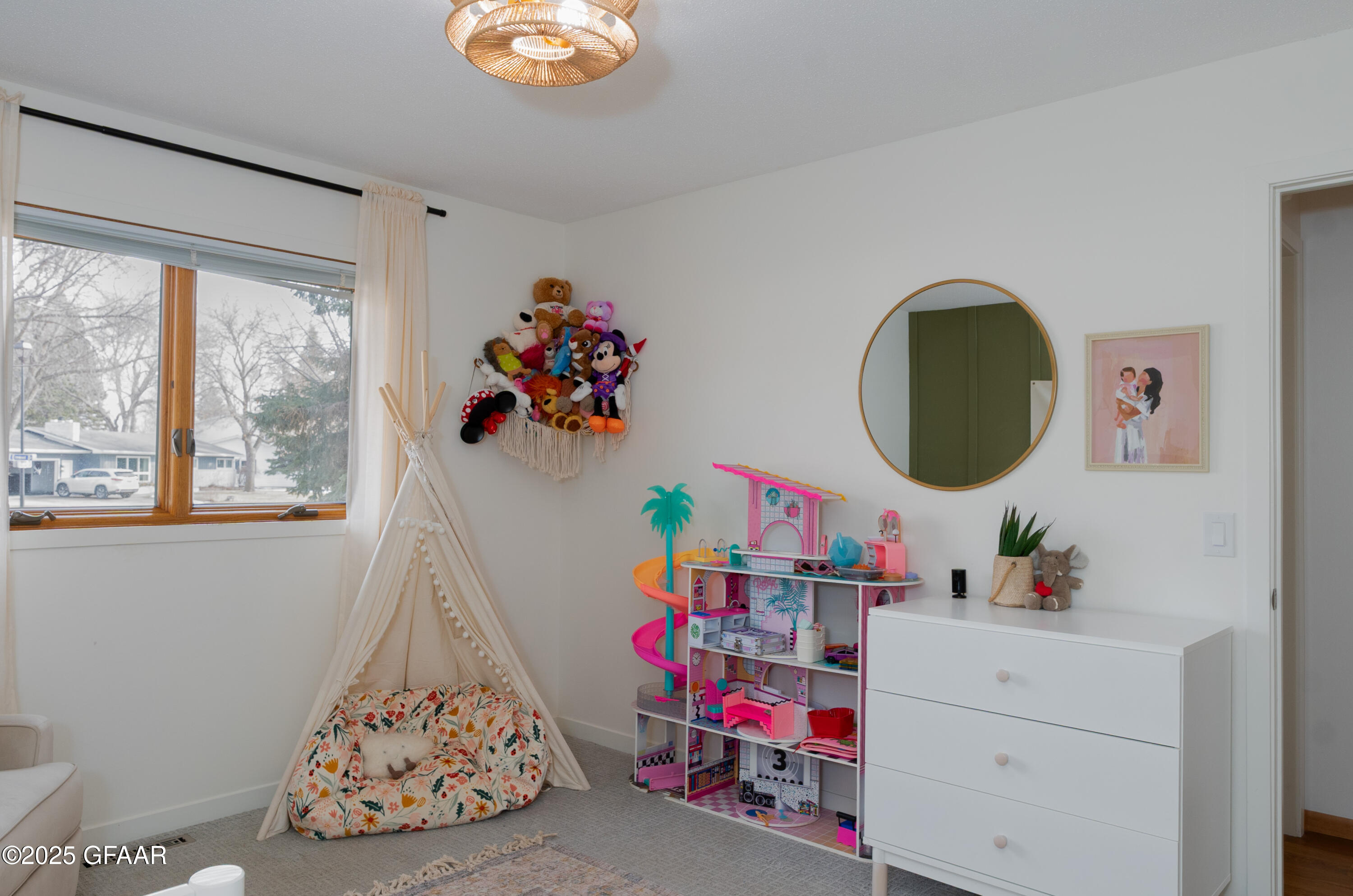 3002 WEST ELMWOOD Drive