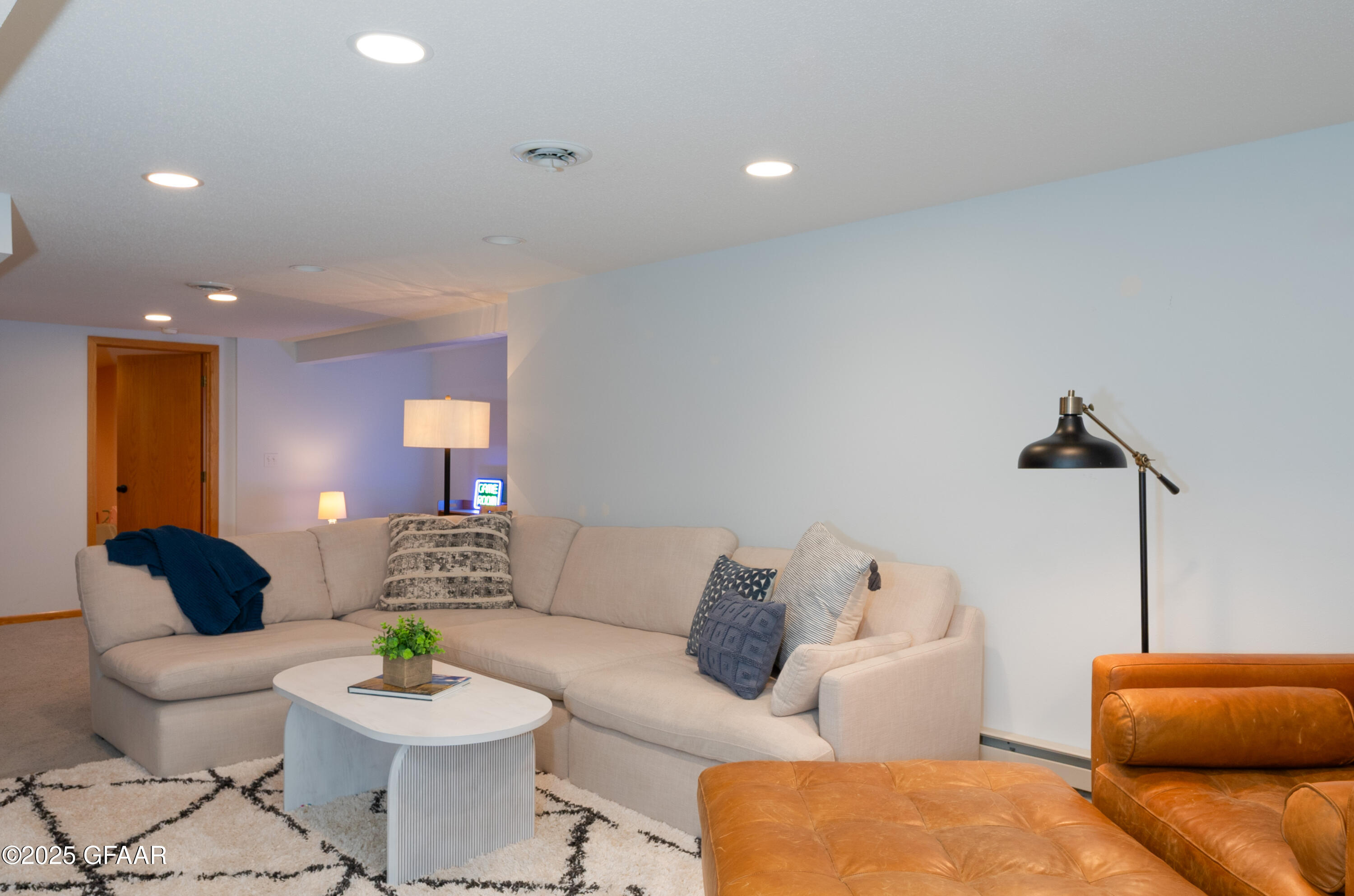 3002 WEST ELMWOOD Drive