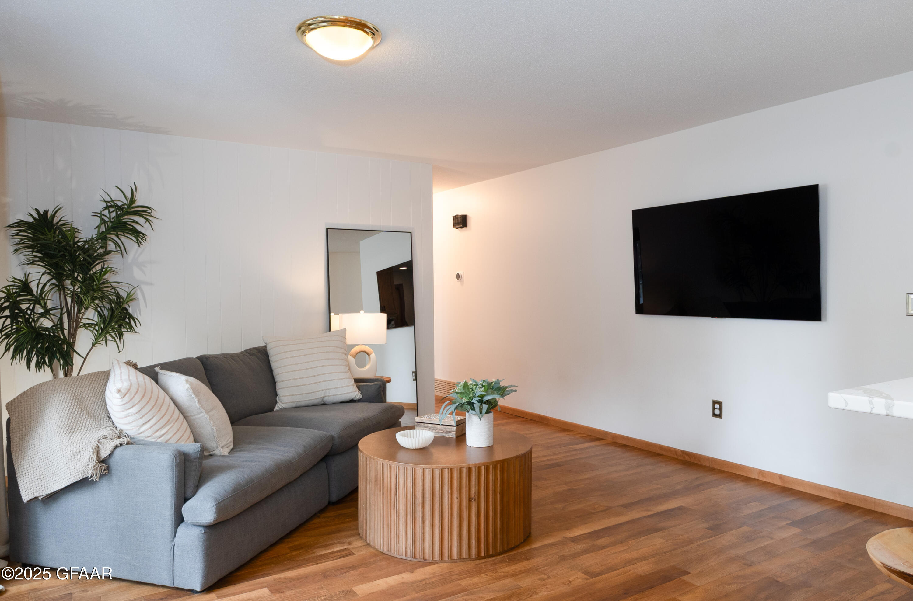 3002 WEST ELMWOOD Drive