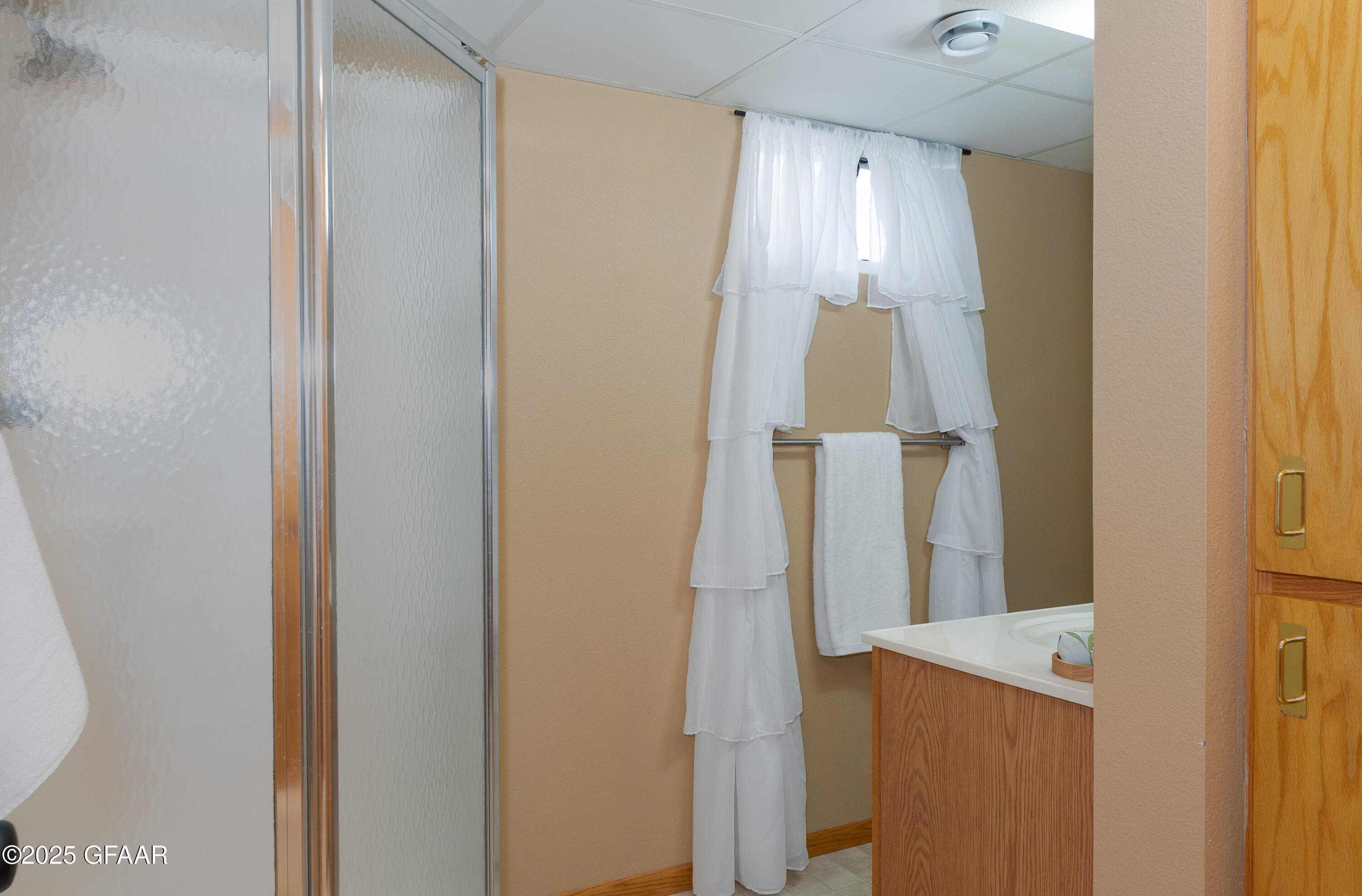 3002 WEST ELMWOOD Drive