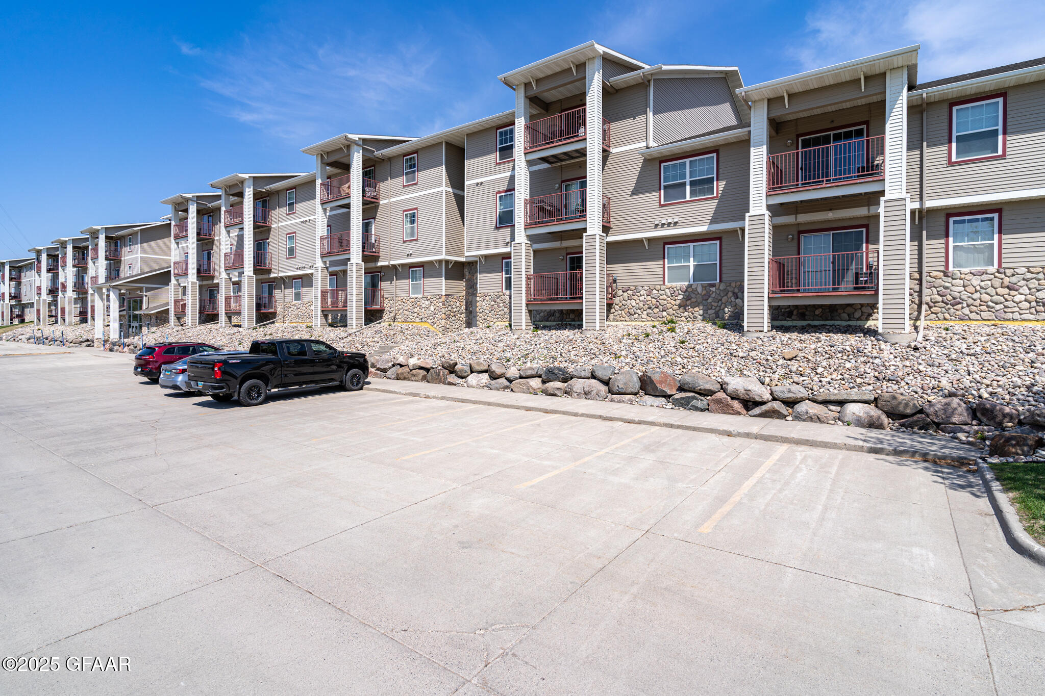 4600 WASHINGTON Street S, 123