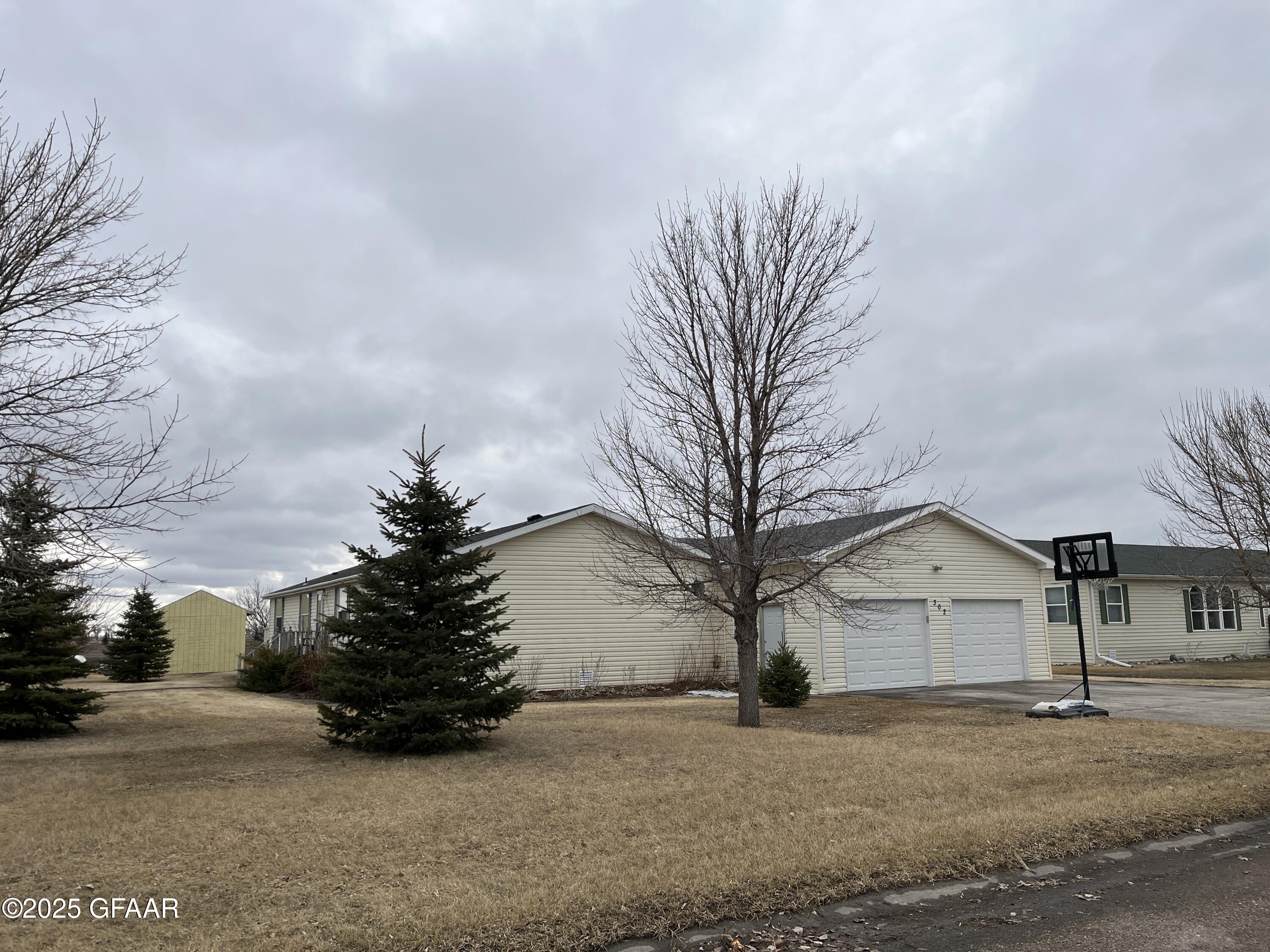 302 CENTENNIAL Street