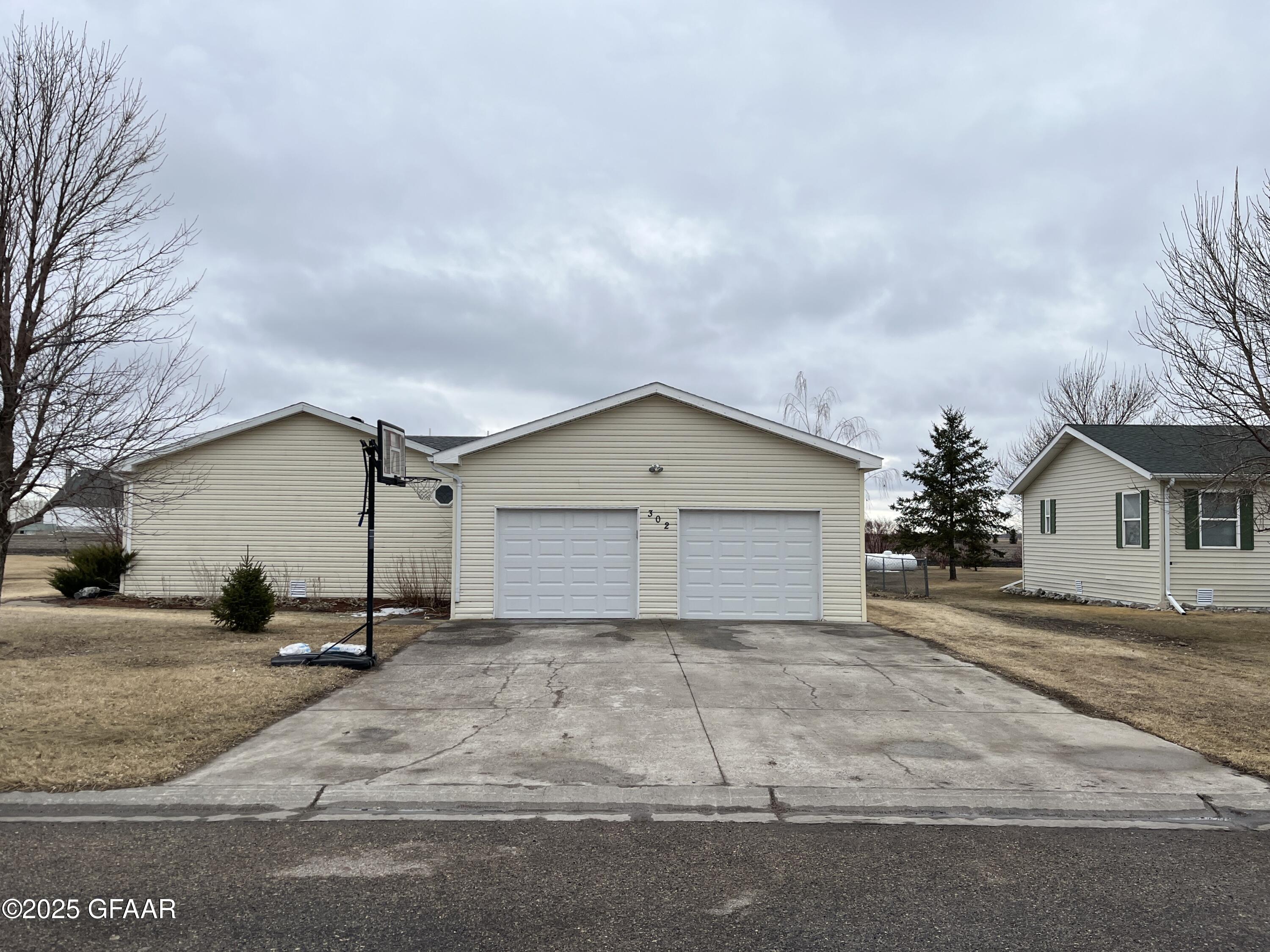 302 CENTENNIAL Street