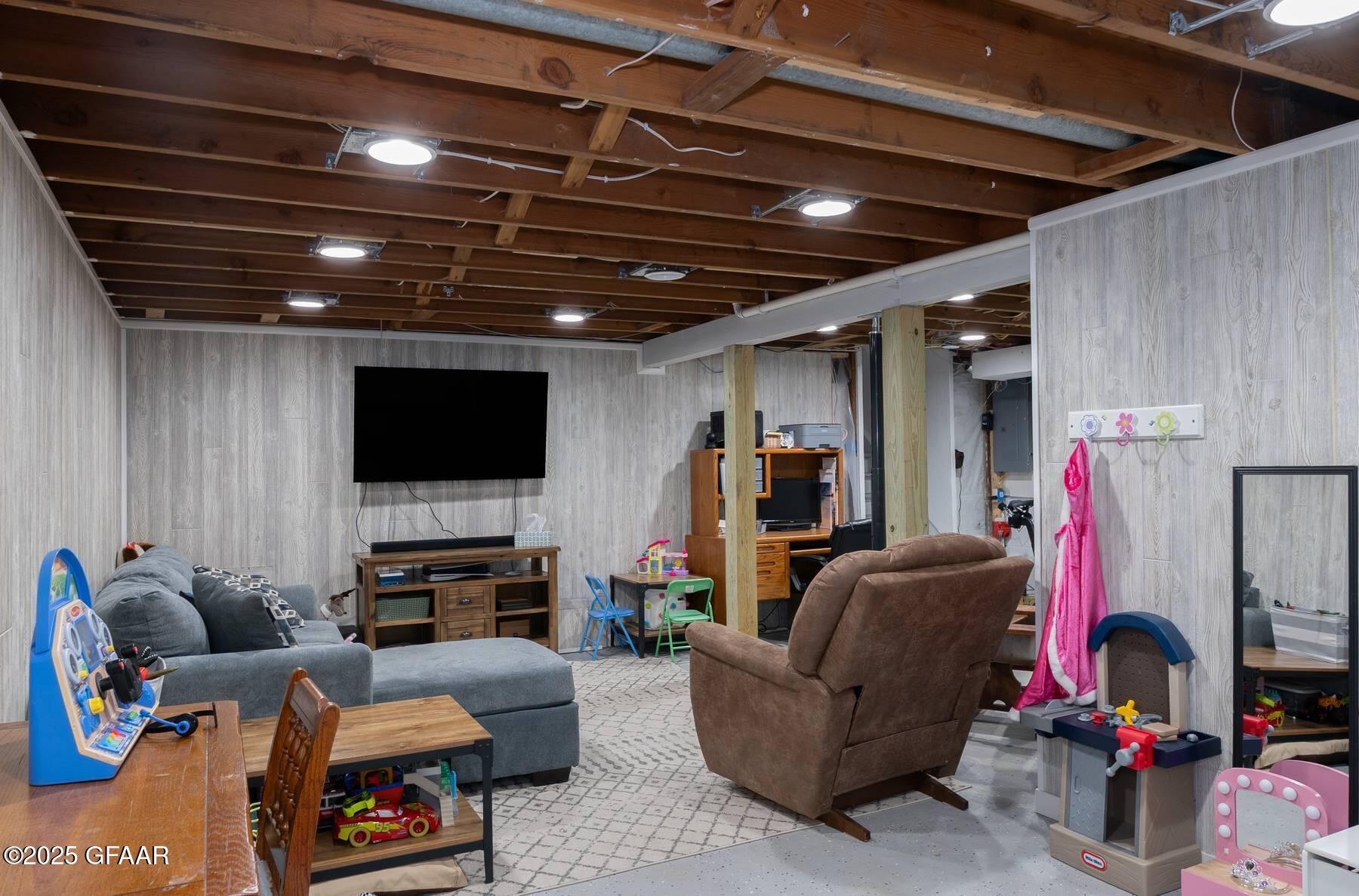 23271 425TH Avenue SW