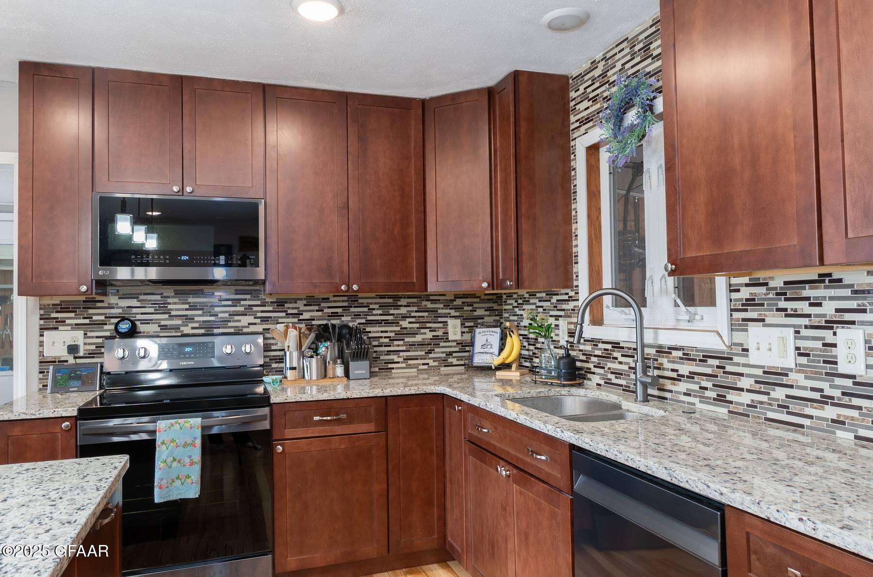 23271 425TH Avenue SW