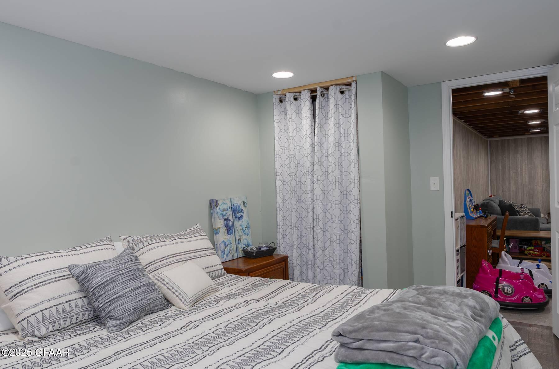 23271 425TH Avenue SW