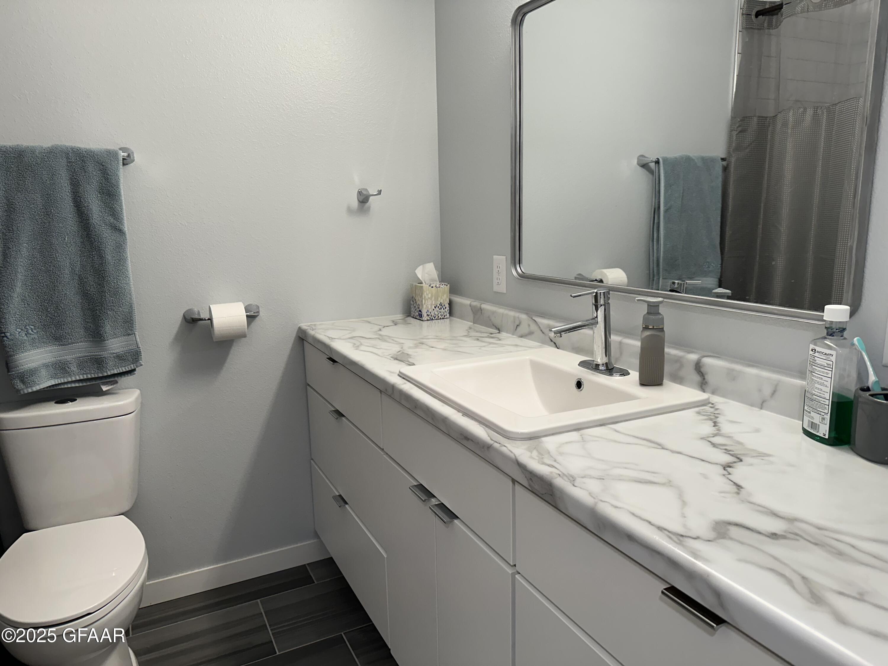 3510 CHERRY Street, C8