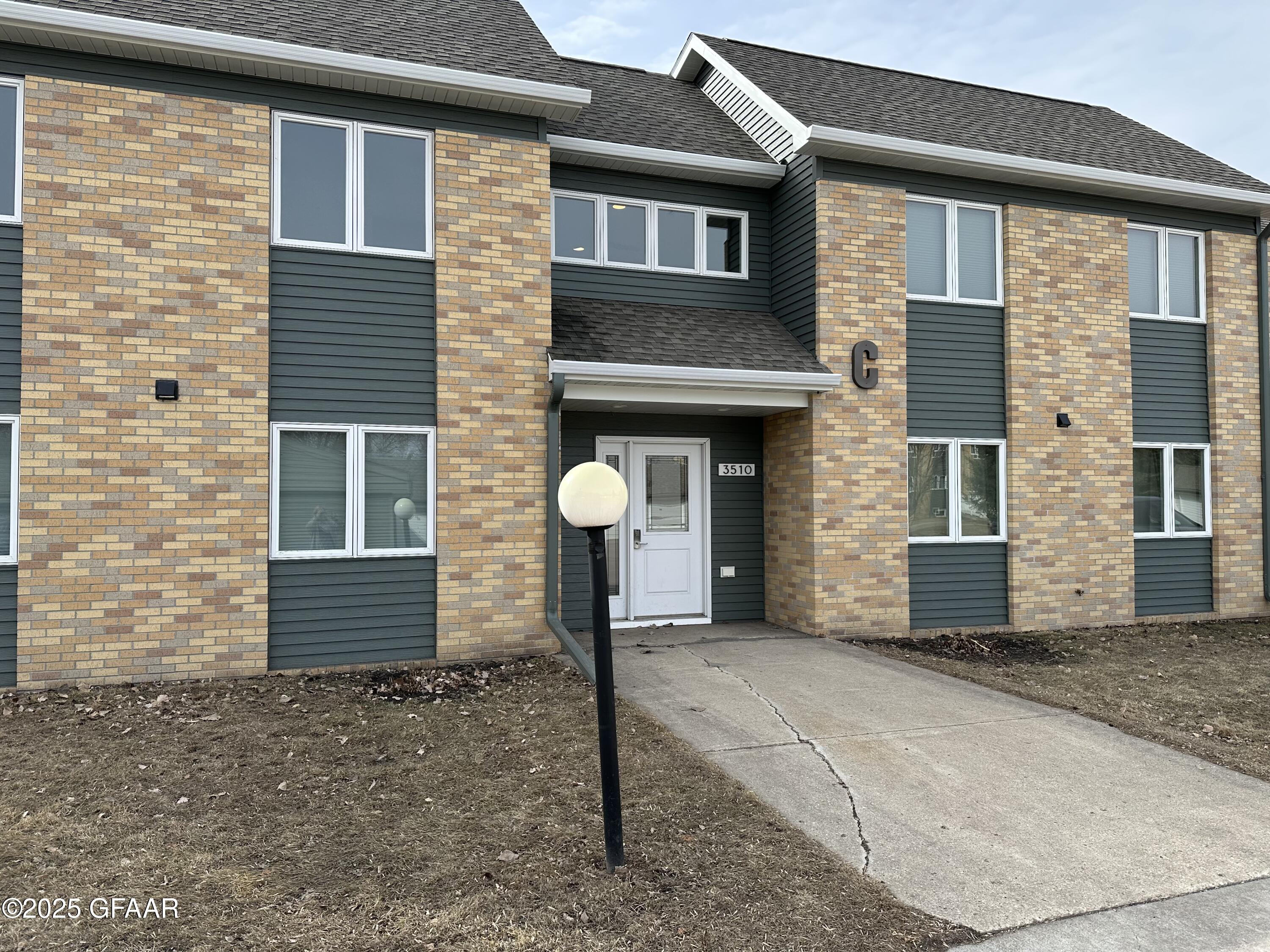 3510 CHERRY Street, C8