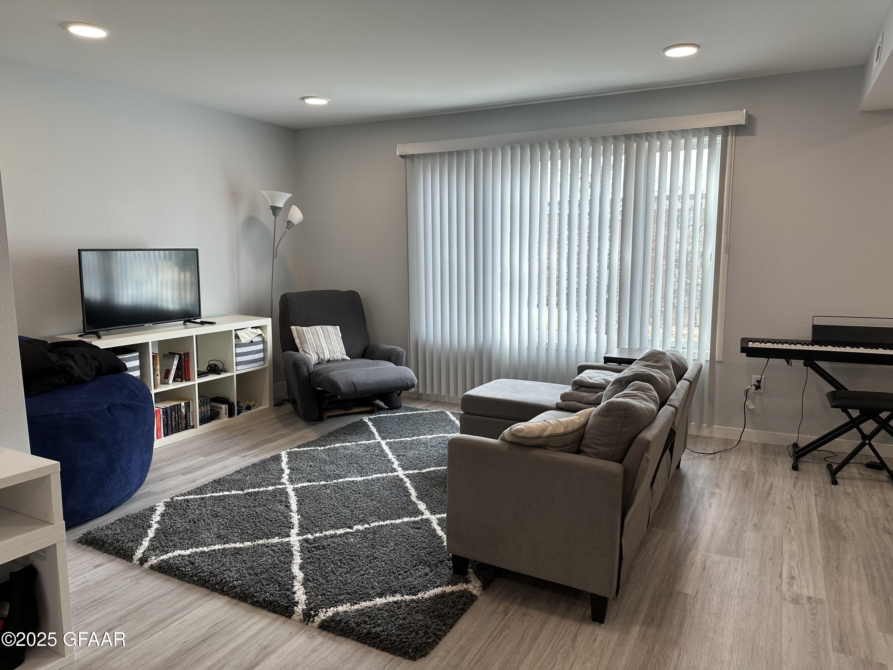 3510 CHERRY Street, C8