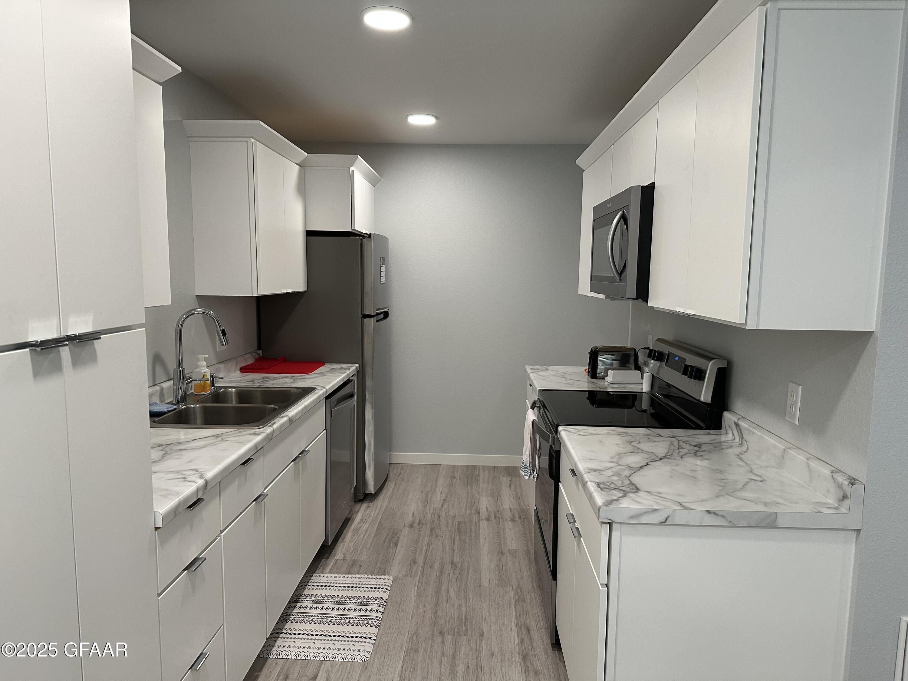 3510 CHERRY Street, C8