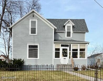 216 6TH Avenue S