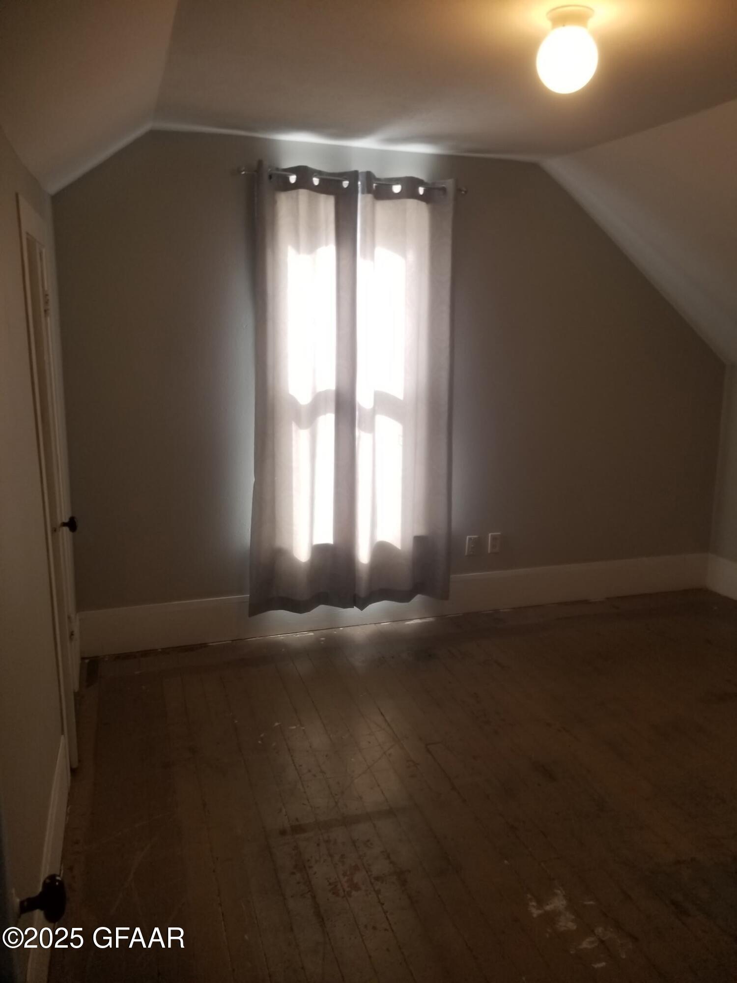 216 6TH Avenue S