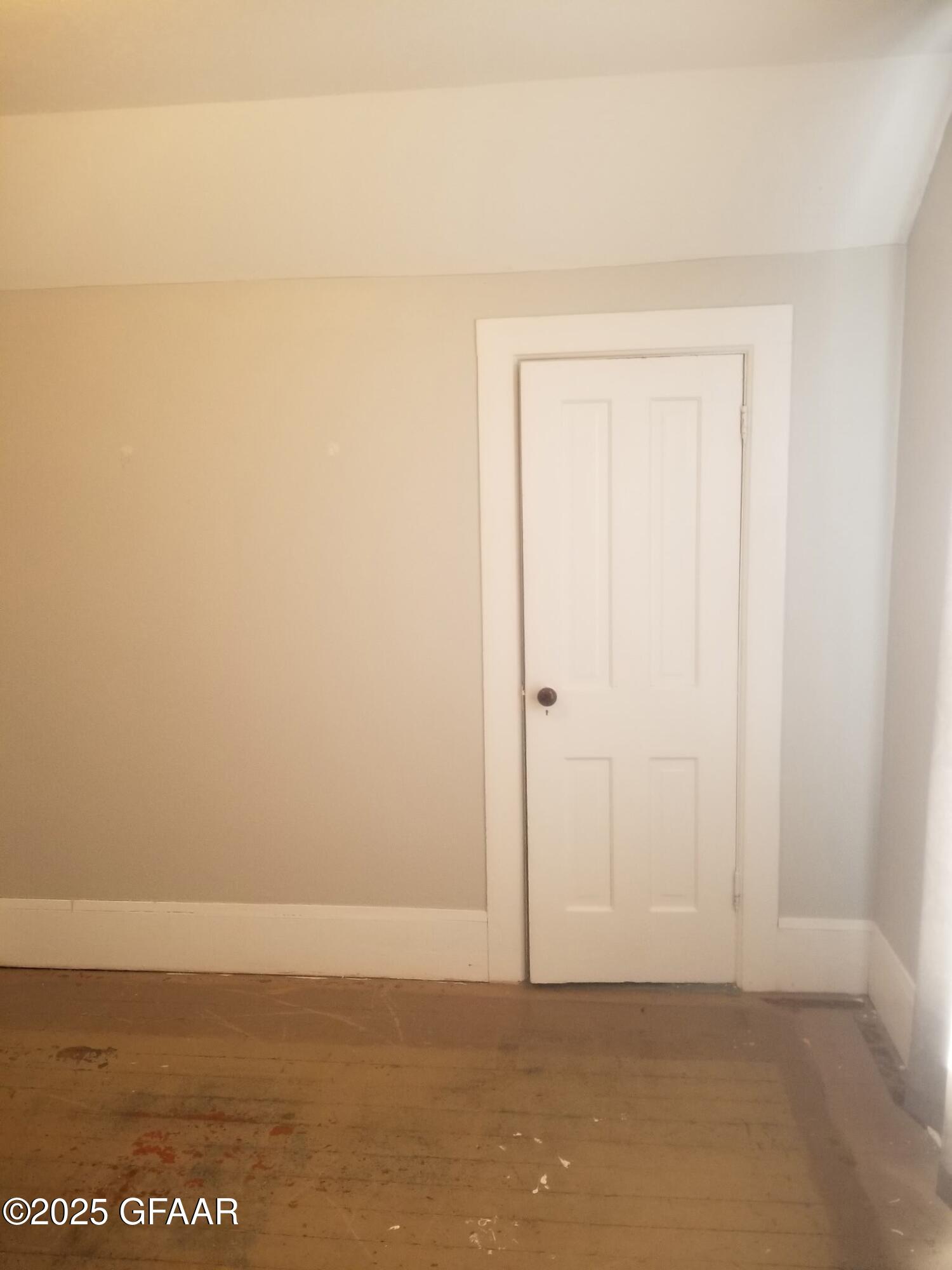216 6TH Avenue S