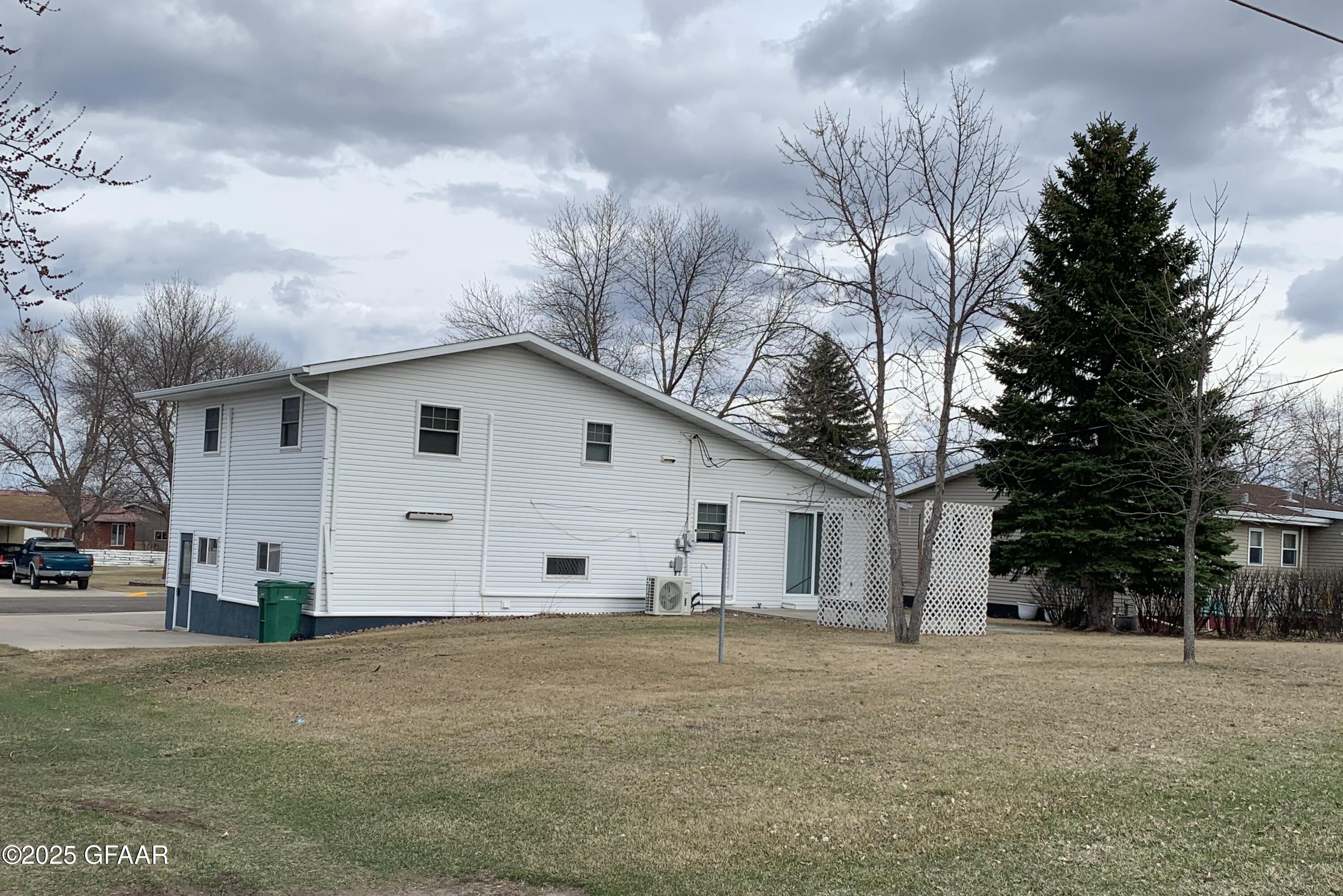 423 EMMERLING Circle