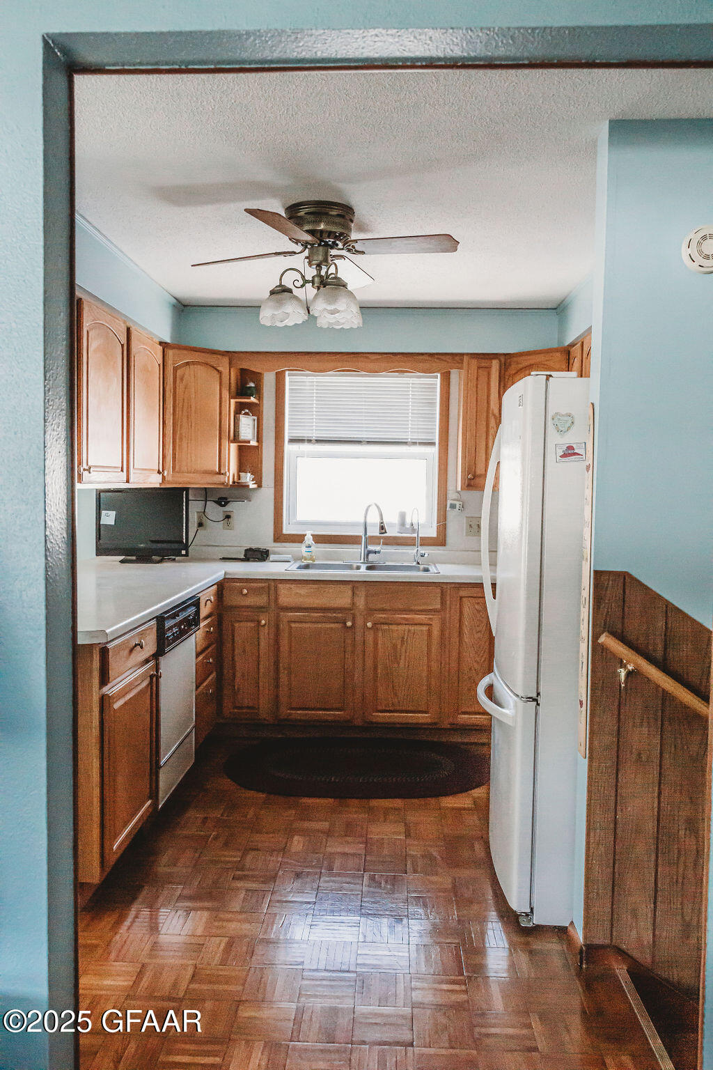423 EMMERLING Circle