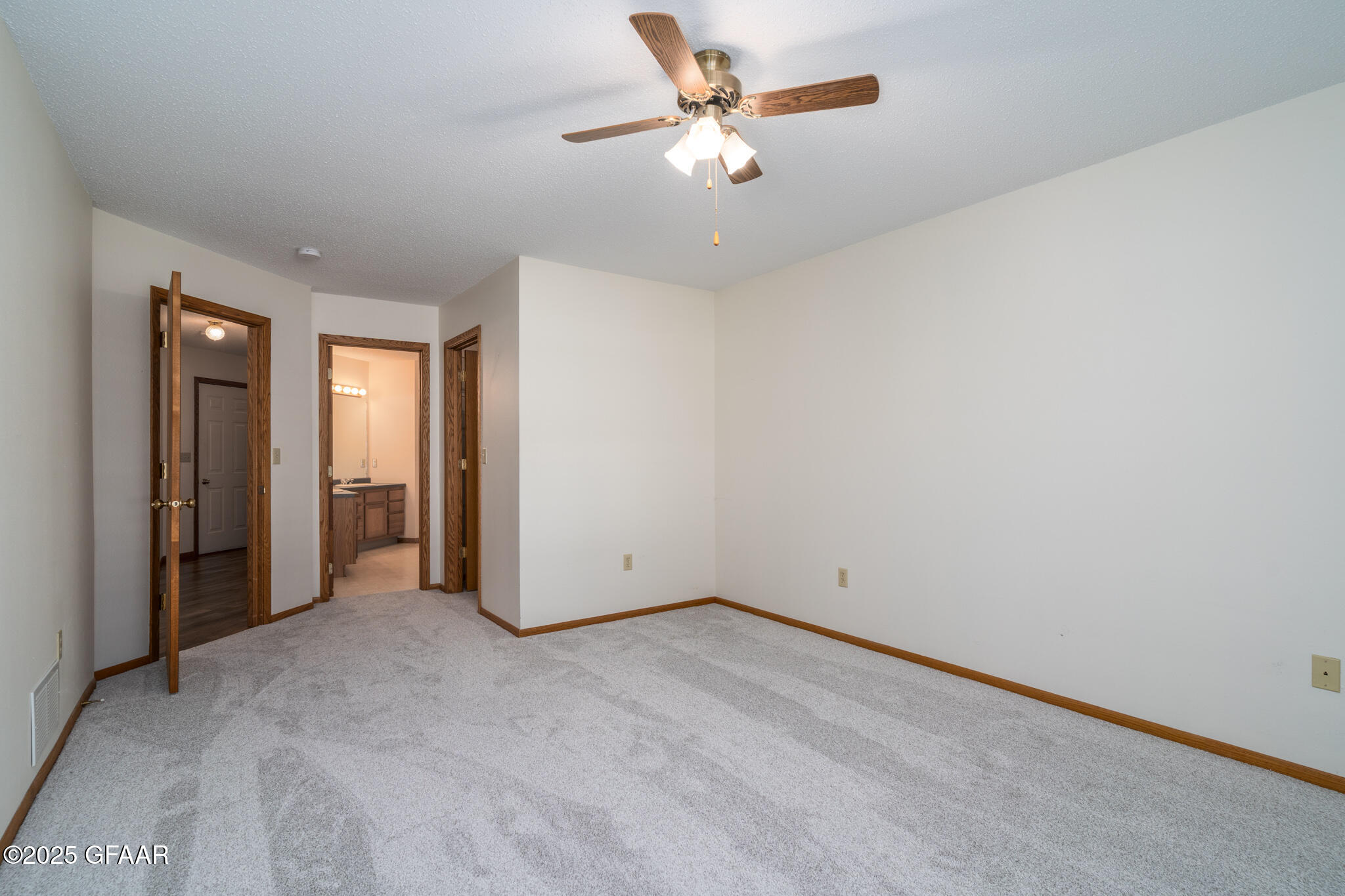 2049 26TH Avenue S, A