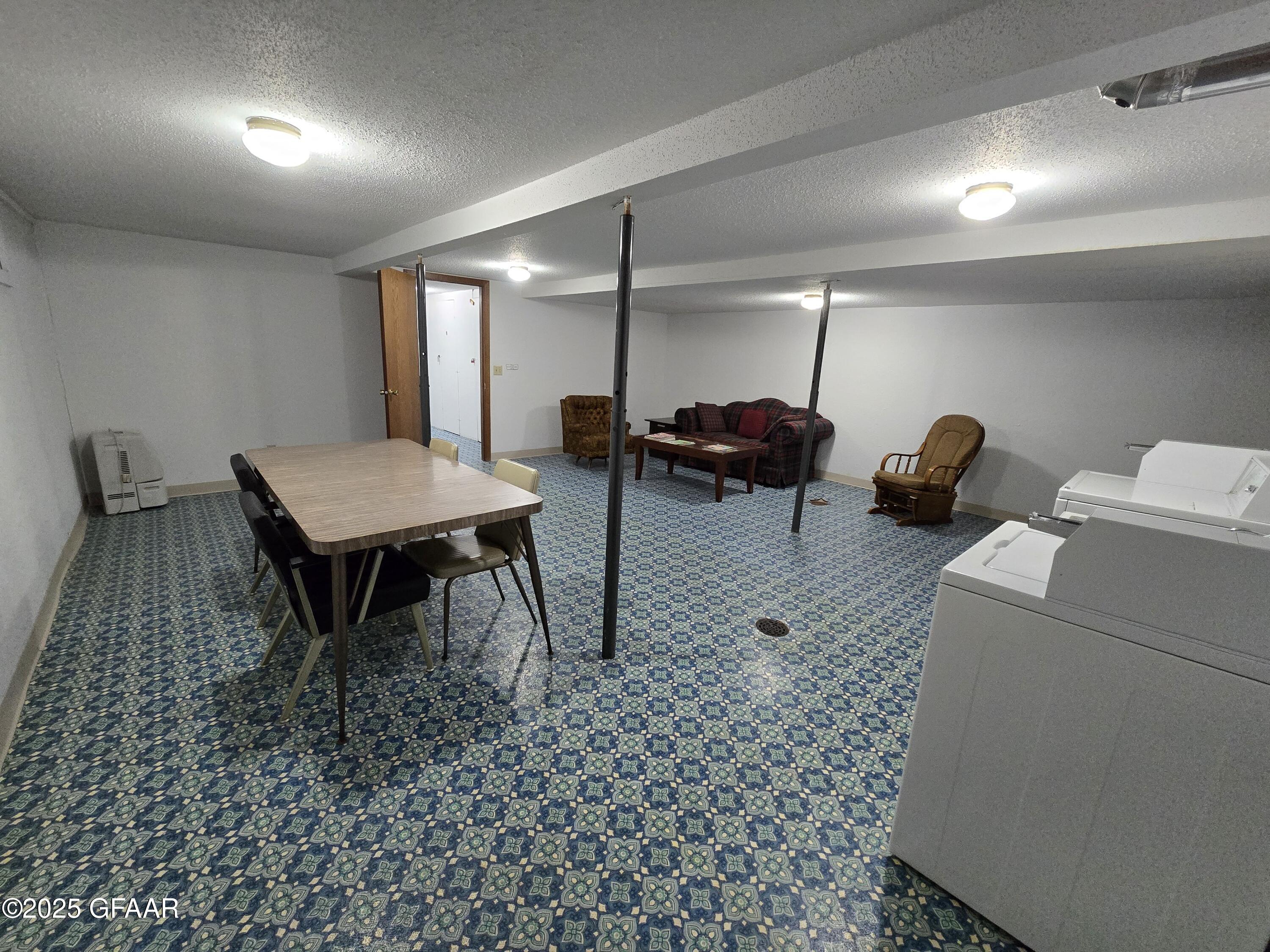 2325 LIBRARY Lane, 12