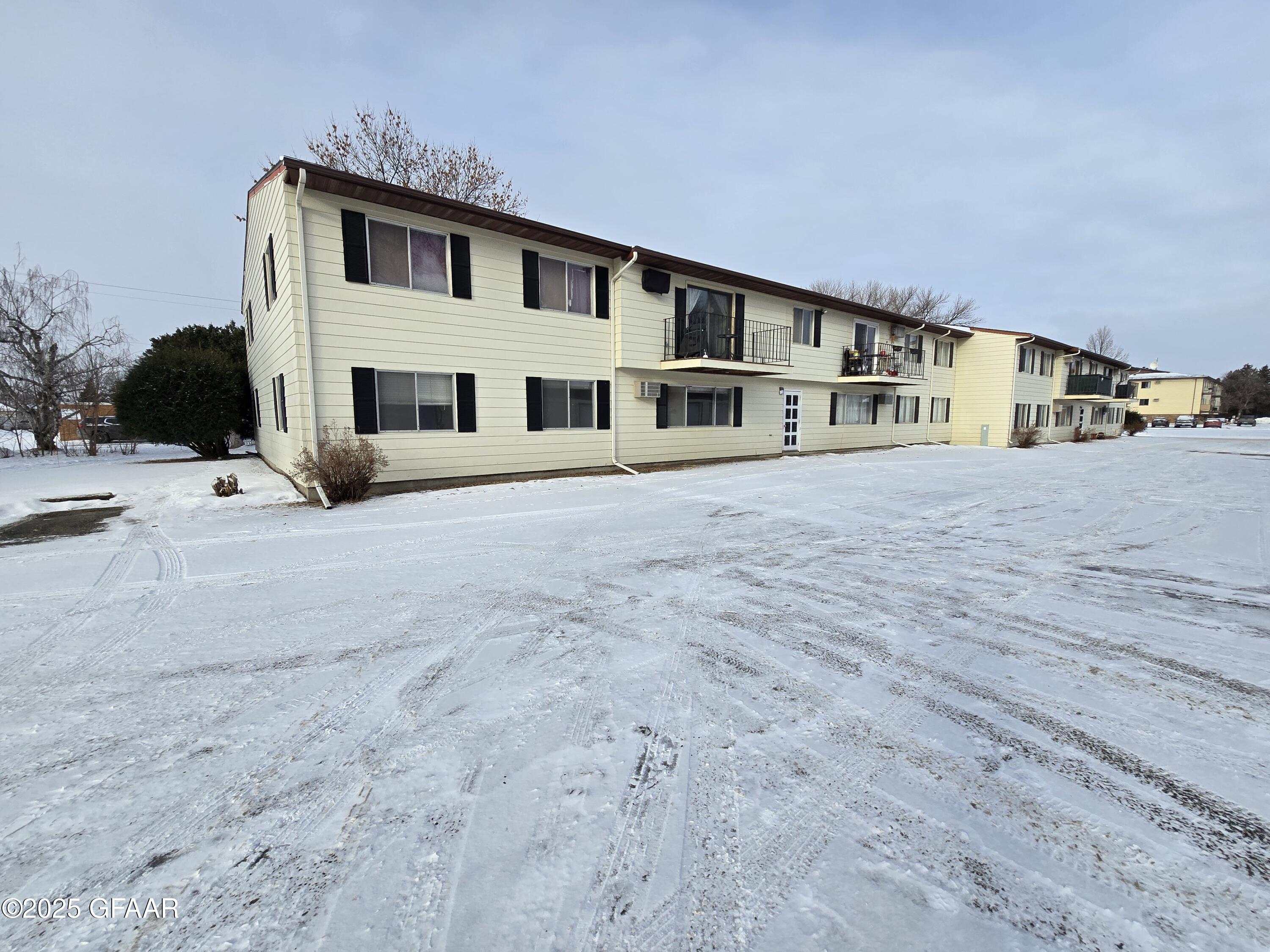 2325 LIBRARY Lane, 12