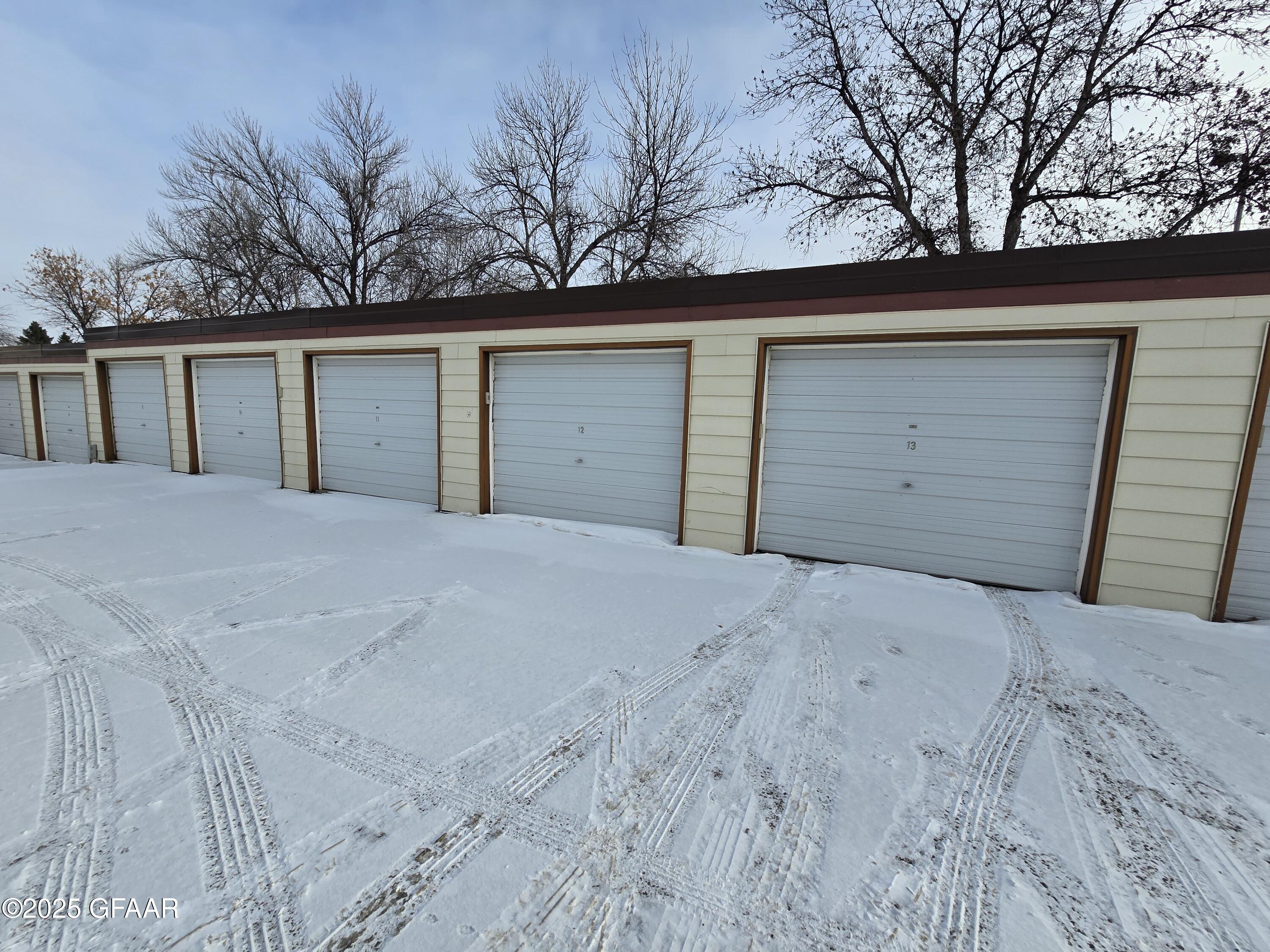 2325 LIBRARY Lane, 12