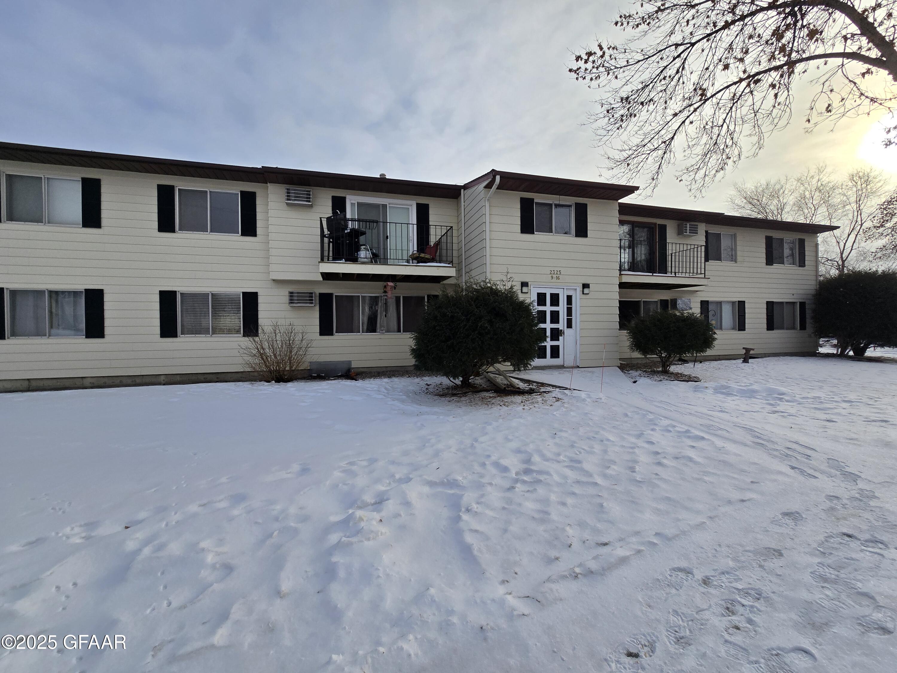 2325 LIBRARY Lane, 12