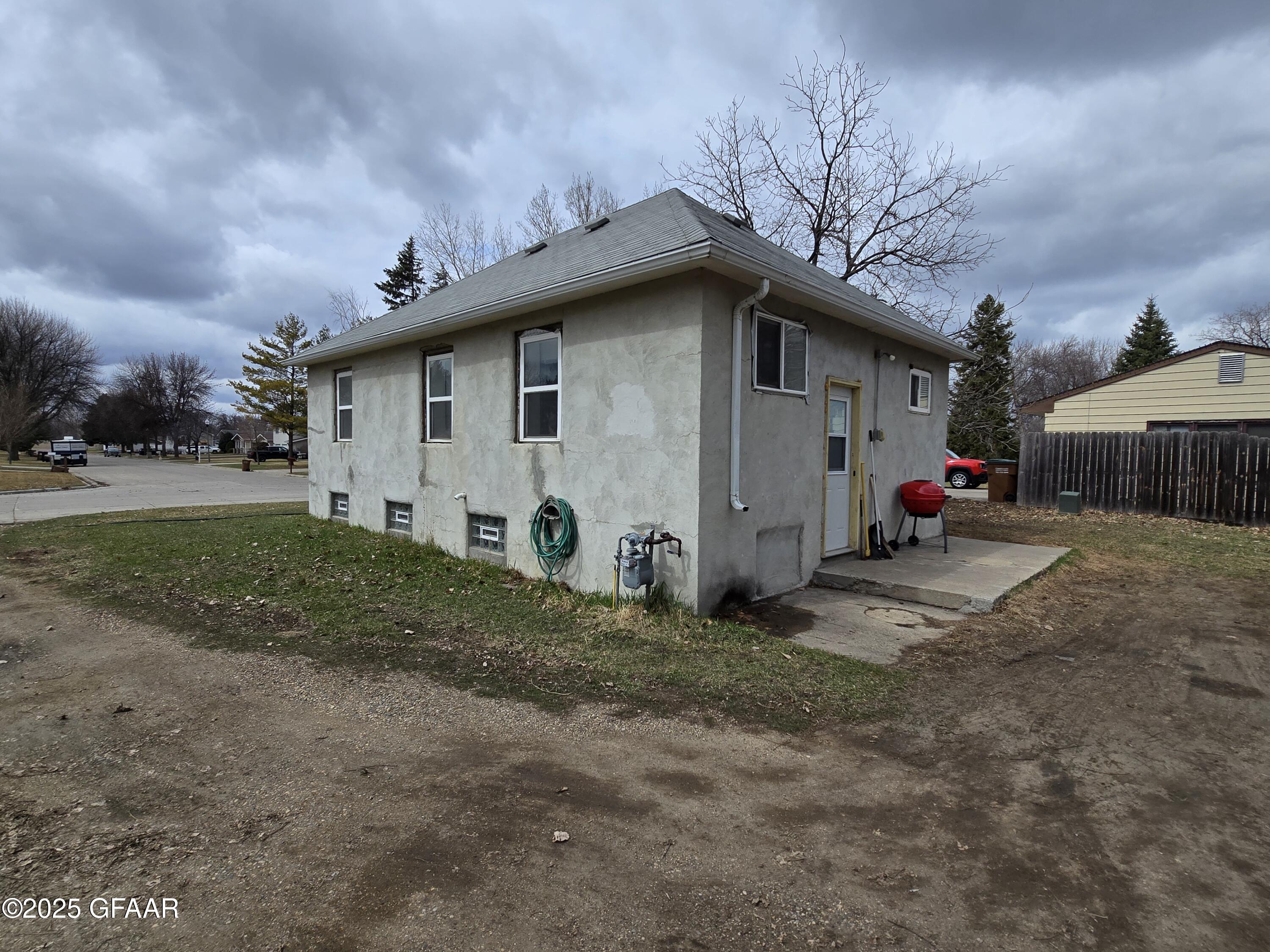 801 RHINEHART Drive SE