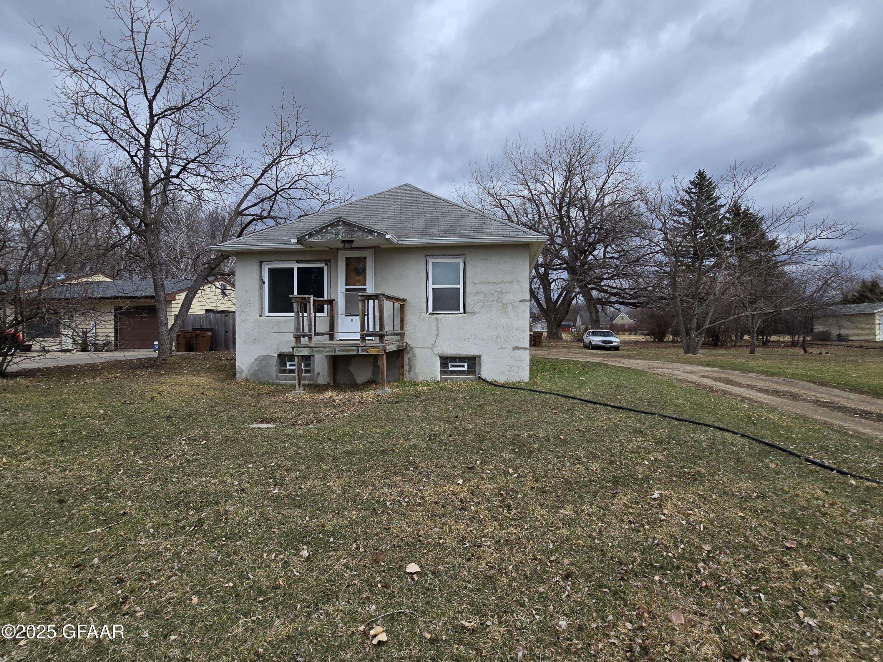 801 RHINEHART Drive SE