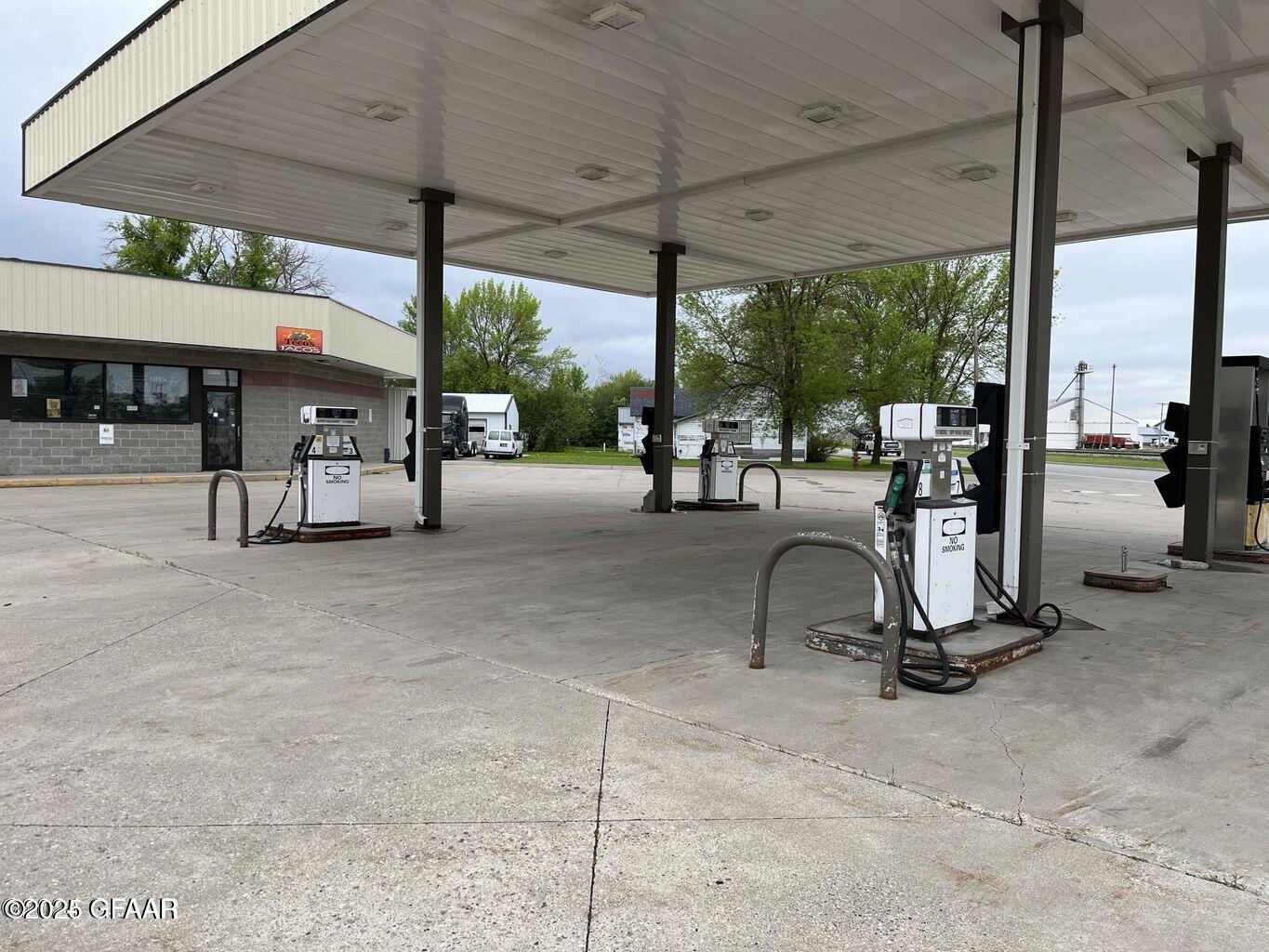 116 BROADWAY Street E