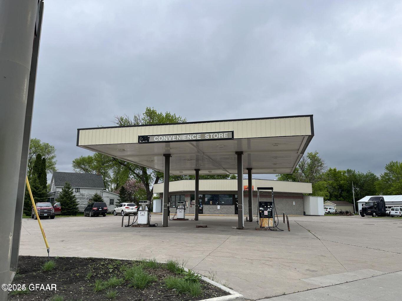 116 BROADWAY Street E