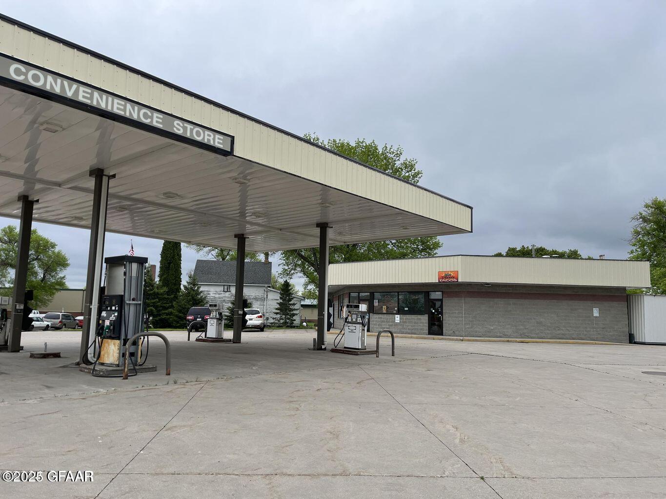 116 BROADWAY Street E