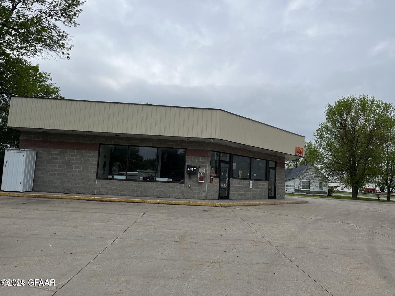 116 BROADWAY Street E