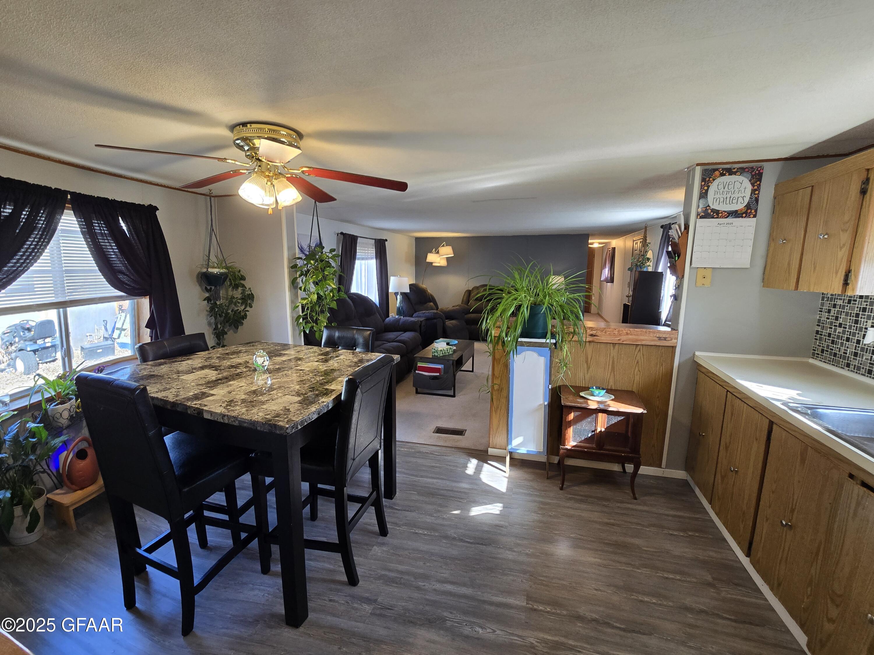 4907 GOLDEN GATE Drive