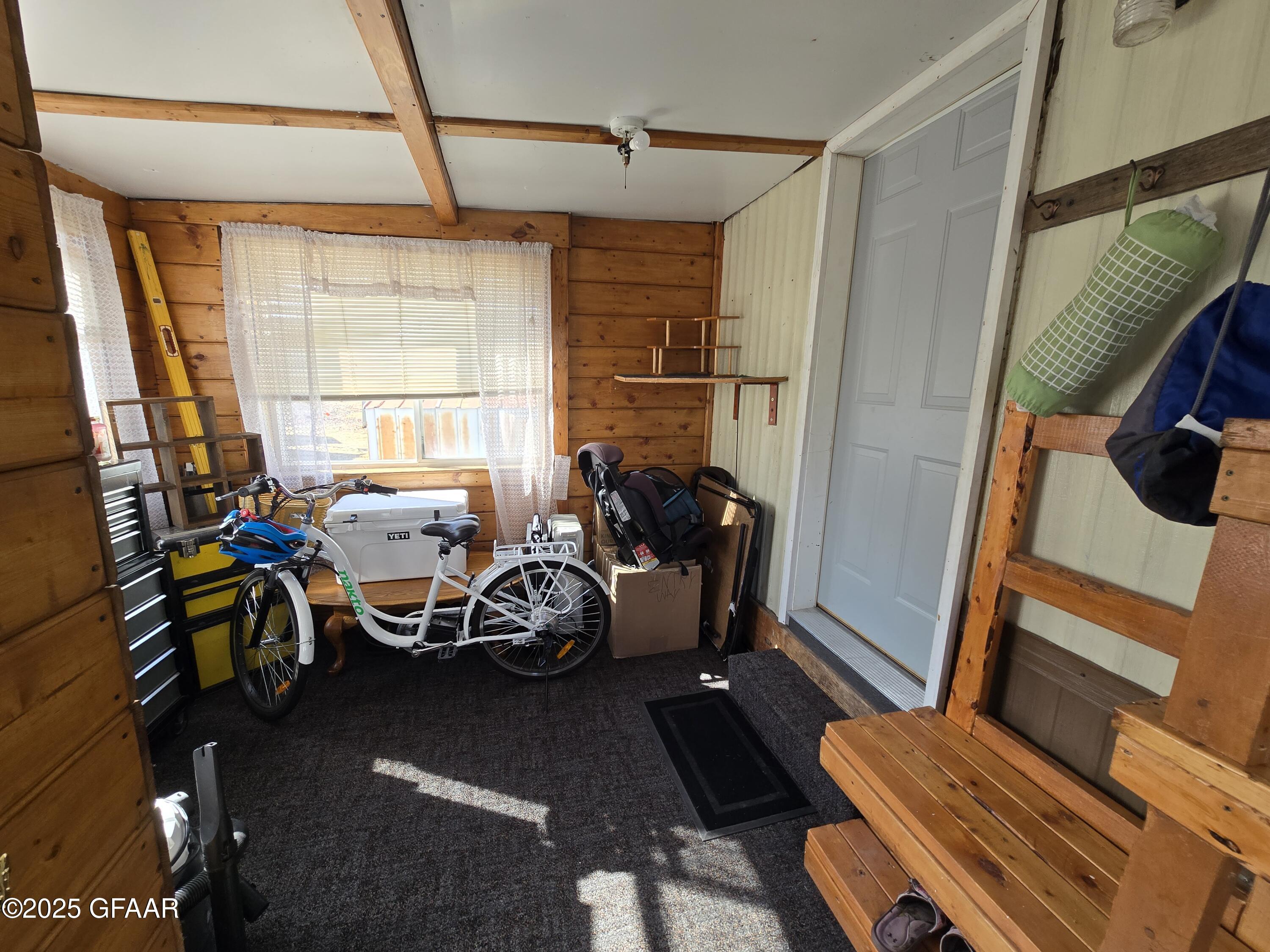 4907 GOLDEN GATE Drive