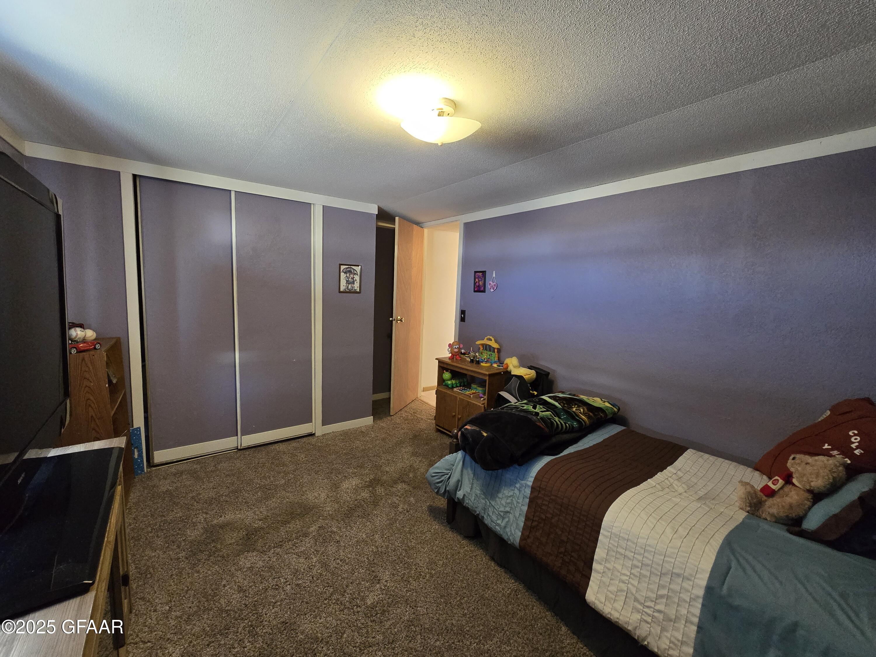 4907 GOLDEN GATE Drive