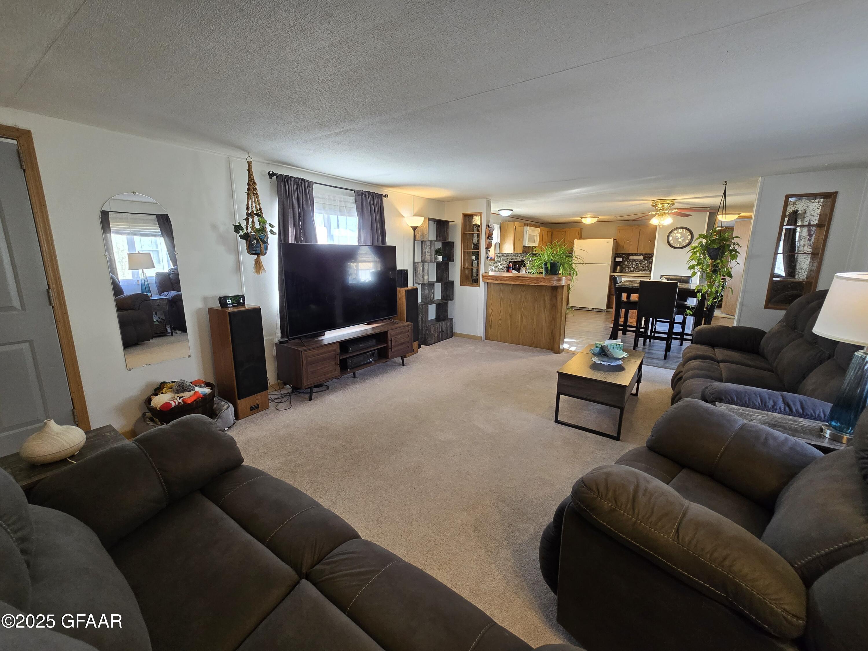 4907 GOLDEN GATE Drive