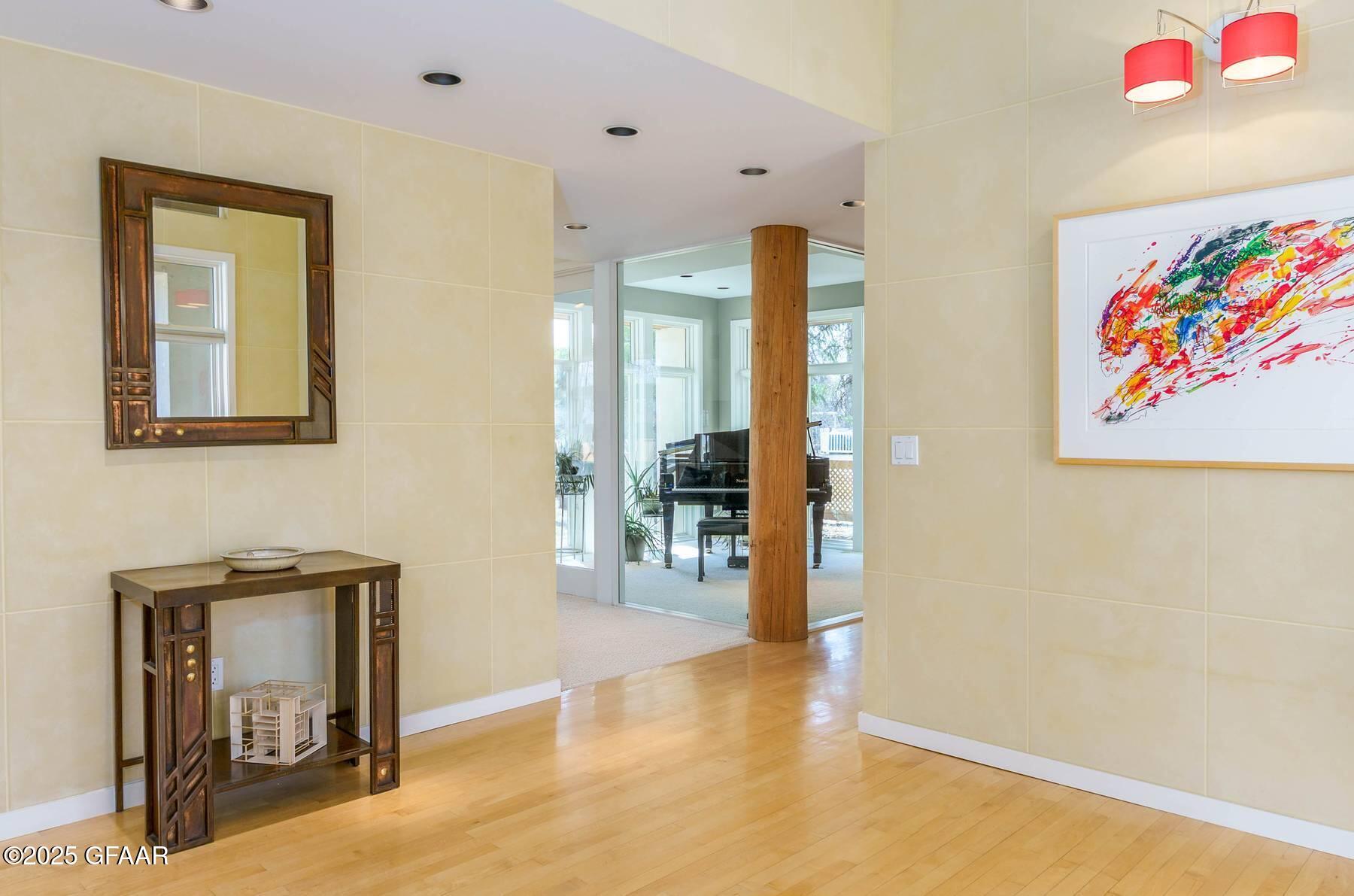 301 WOODLAND Circle