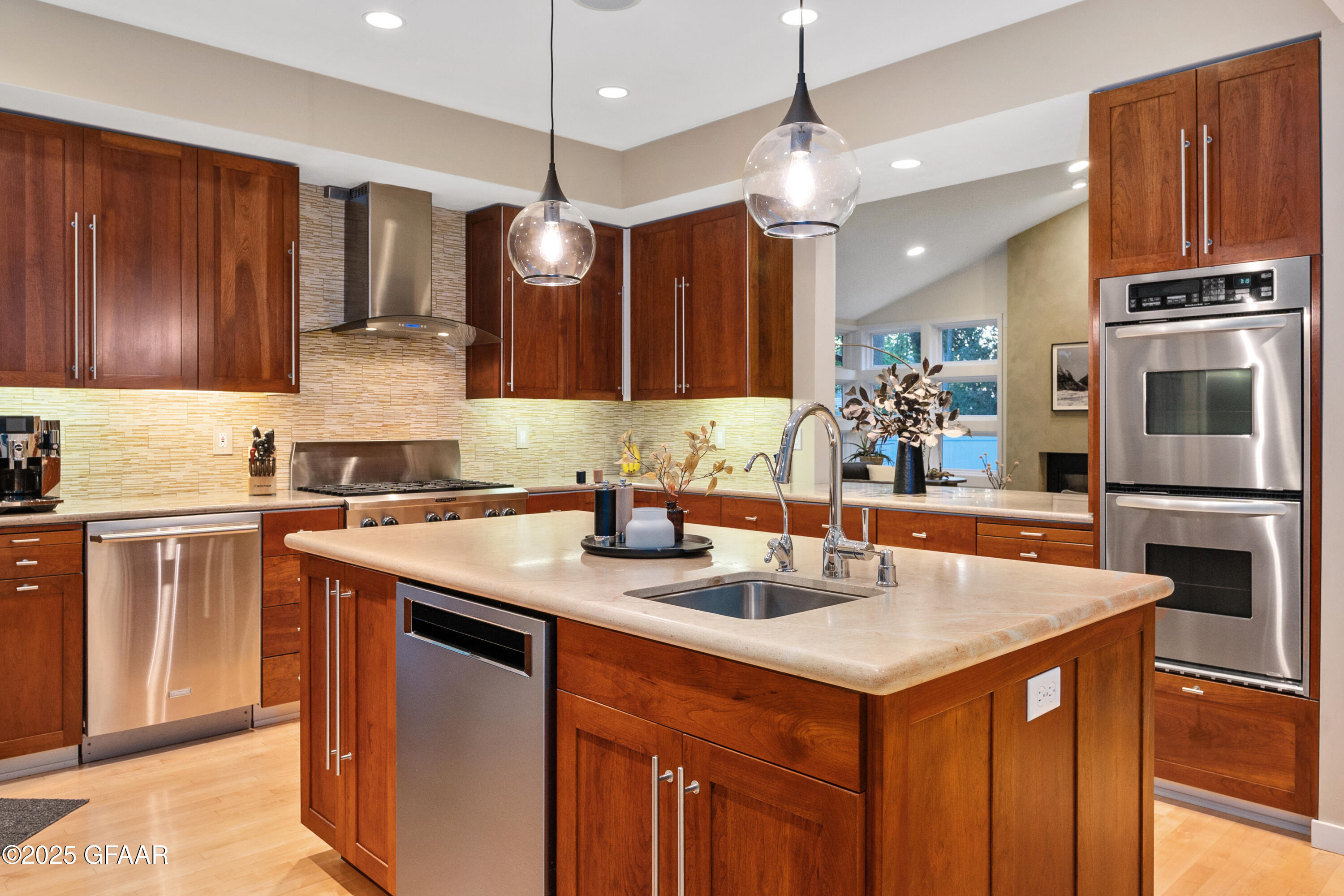 301 WOODLAND Circle