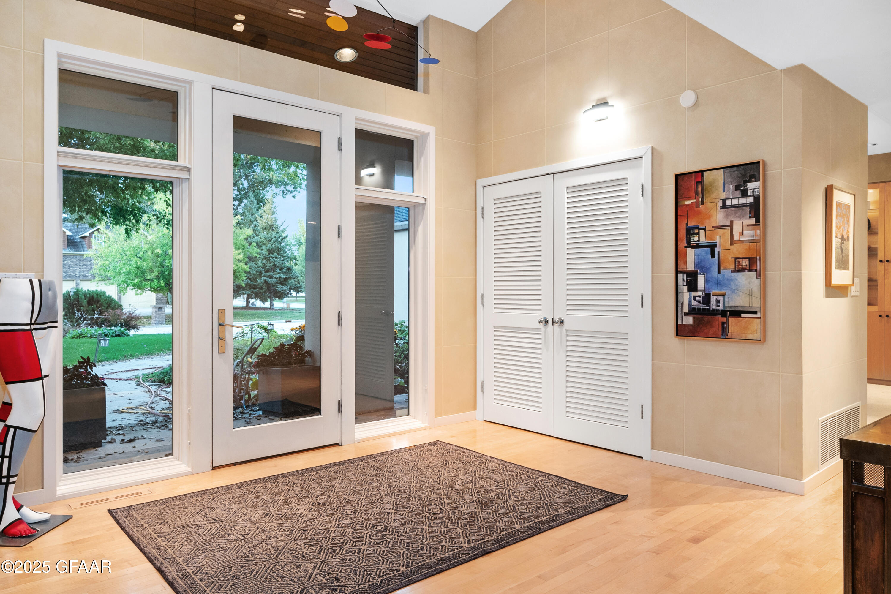 301 WOODLAND Circle