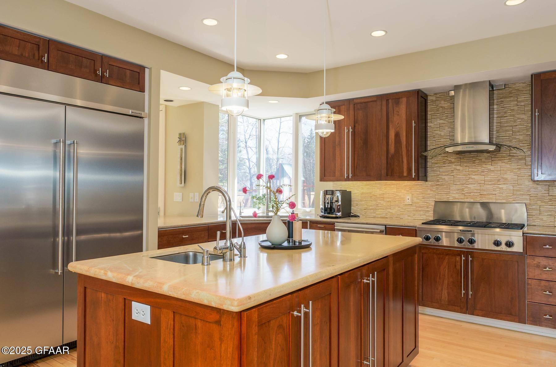 301 WOODLAND Circle