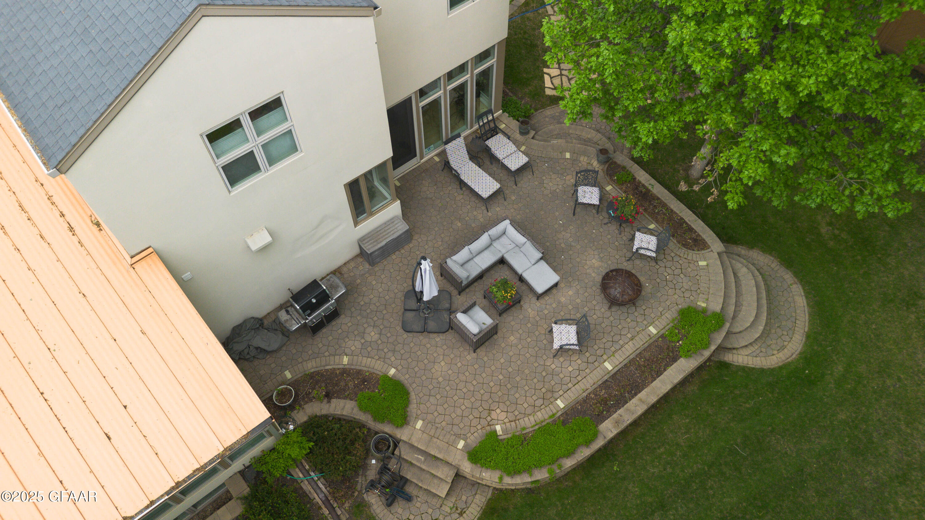301 WOODLAND Circle