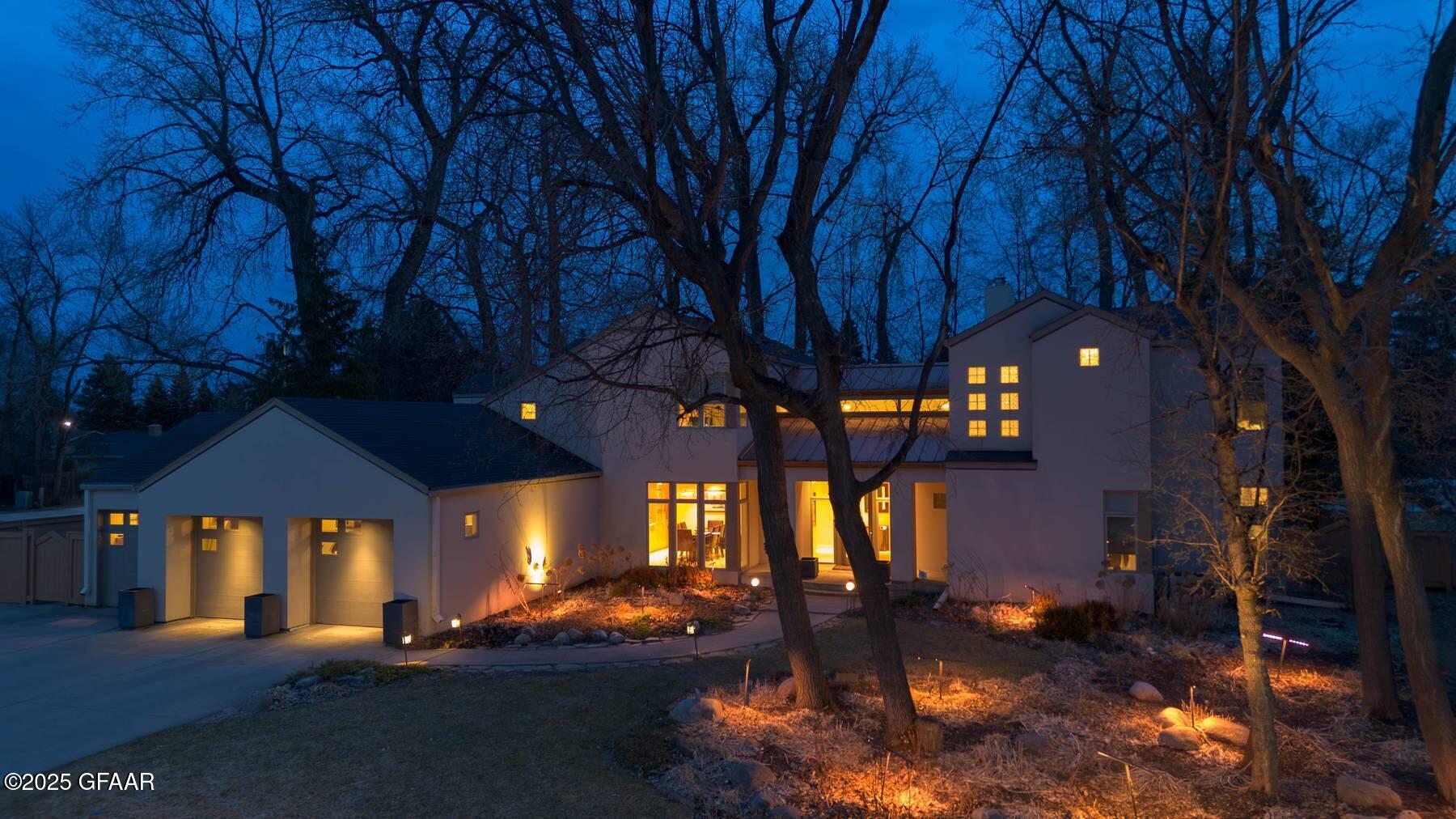 301 WOODLAND Circle