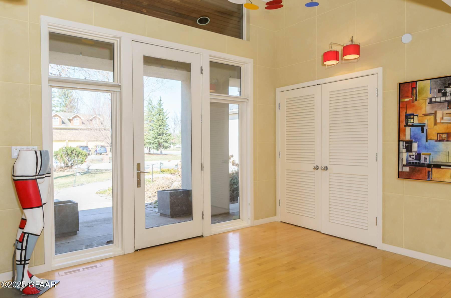 301 WOODLAND Circle