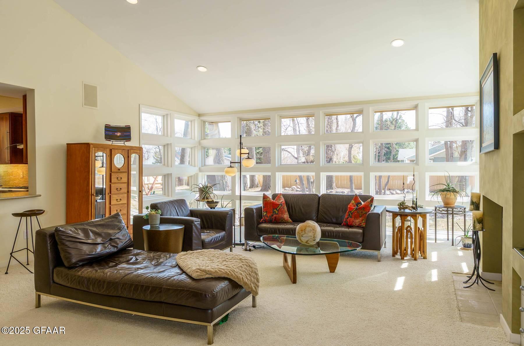 301 WOODLAND Circle