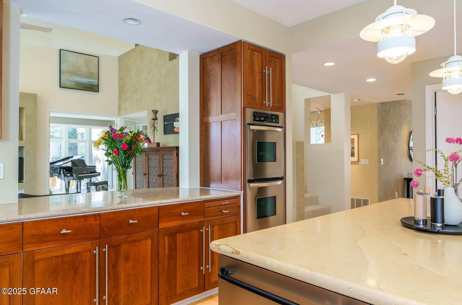 301 WOODLAND Circle