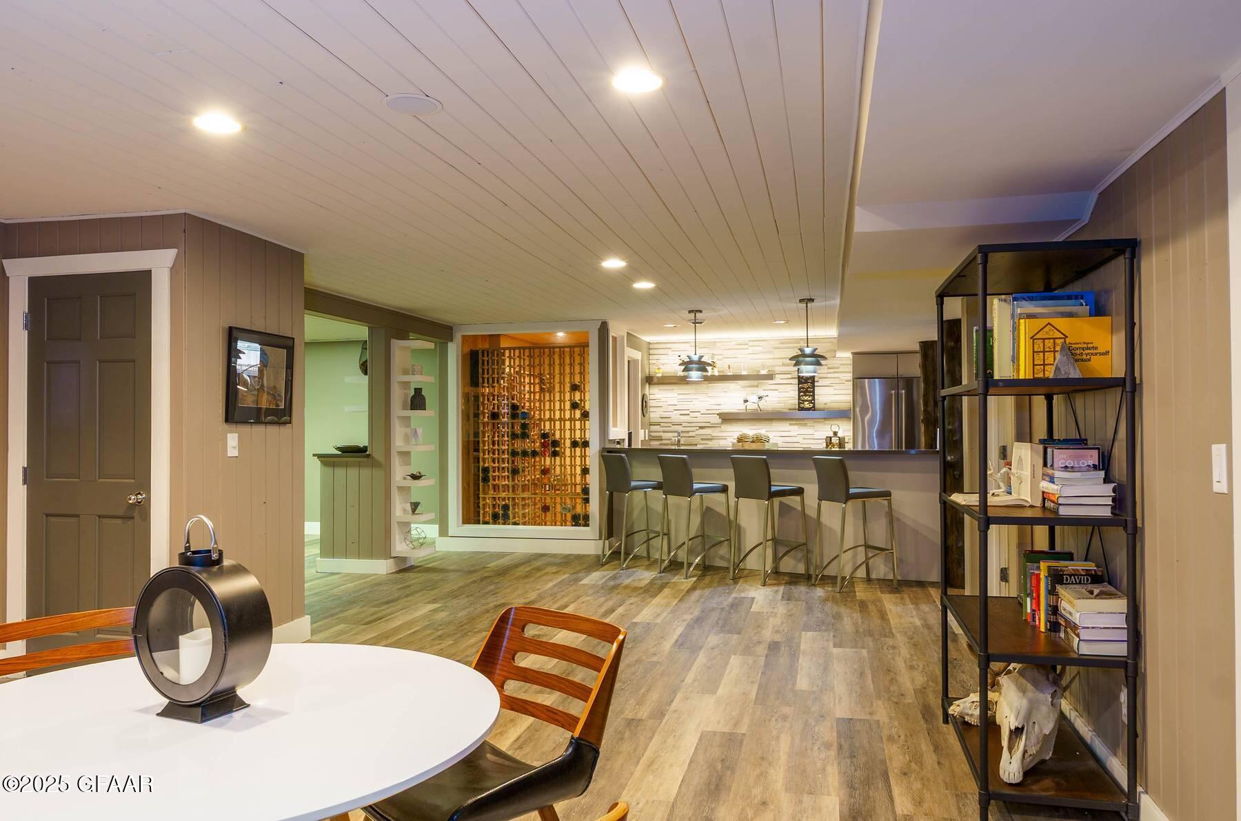 301 WOODLAND Circle