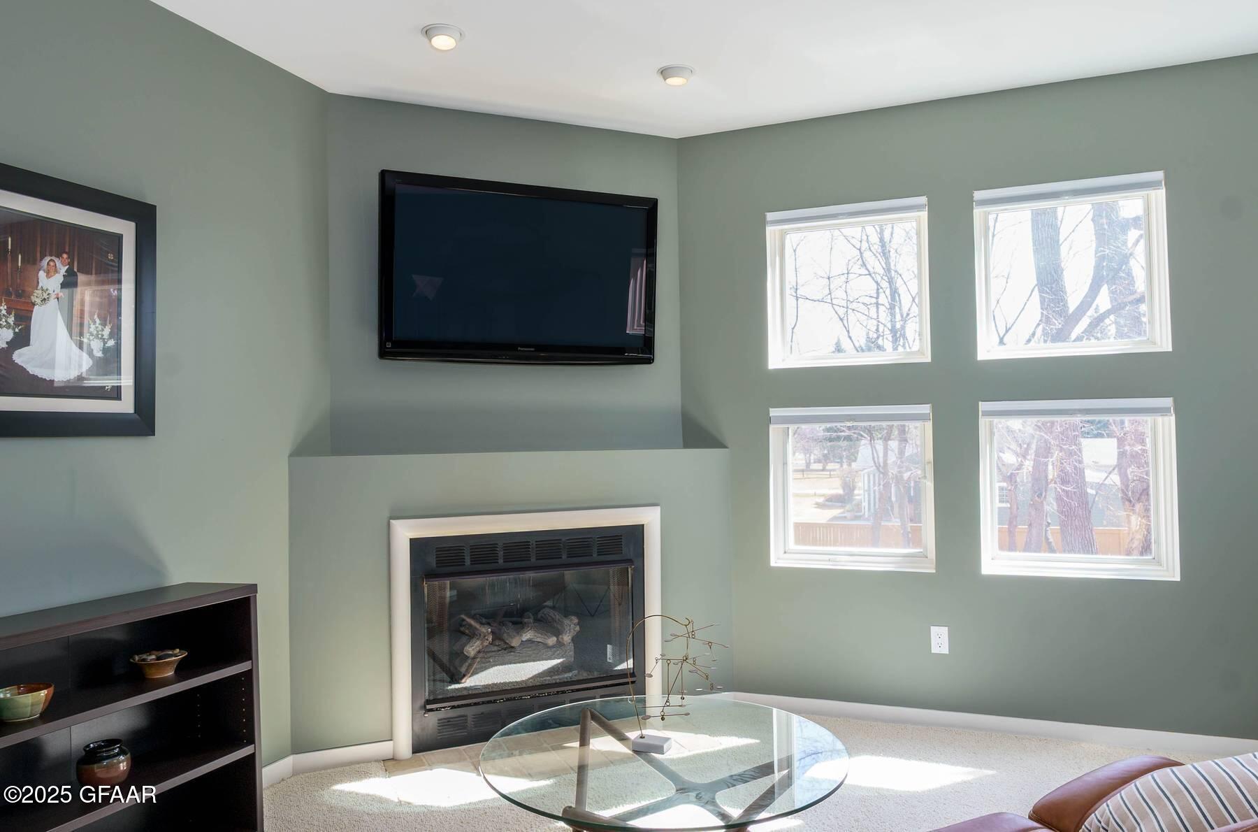301 WOODLAND Circle