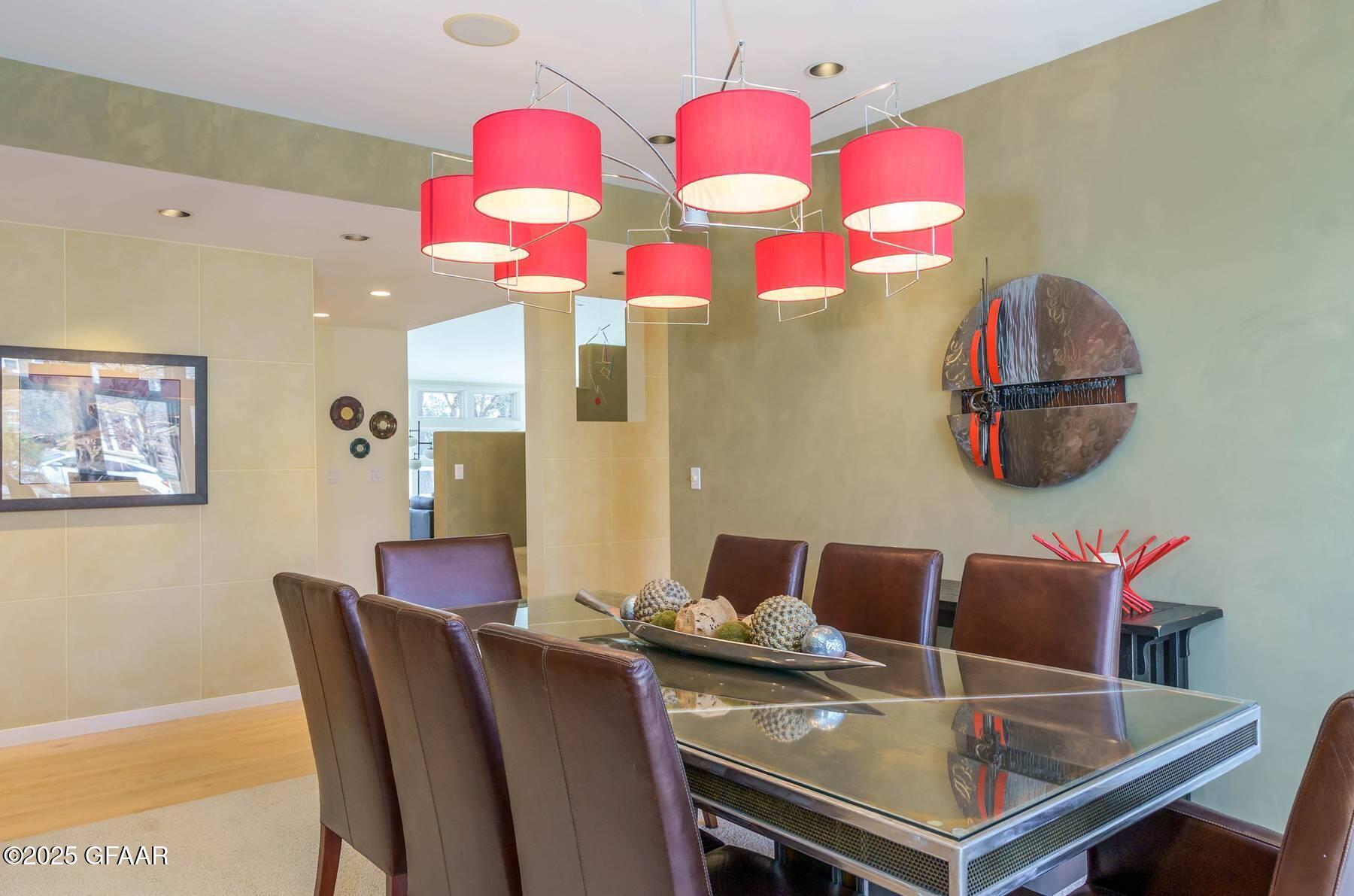 301 WOODLAND Circle