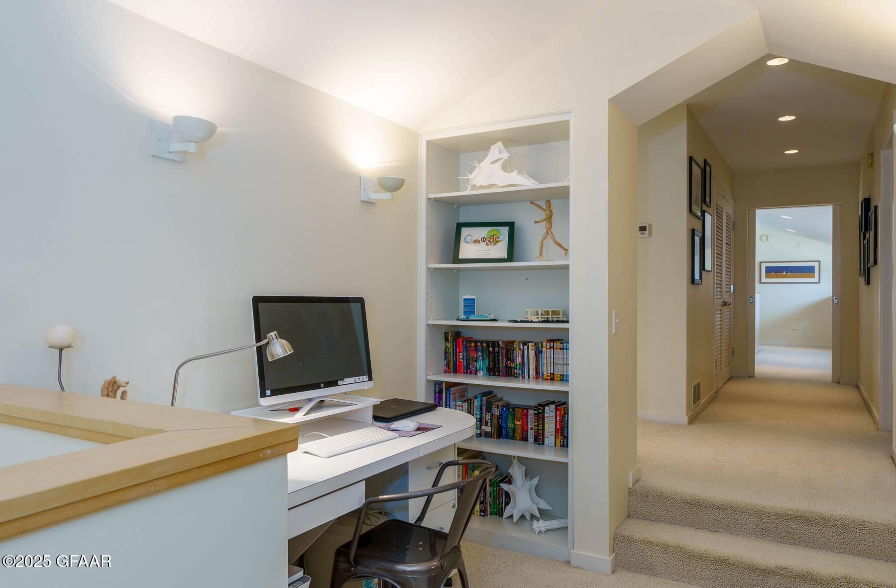 301 WOODLAND Circle