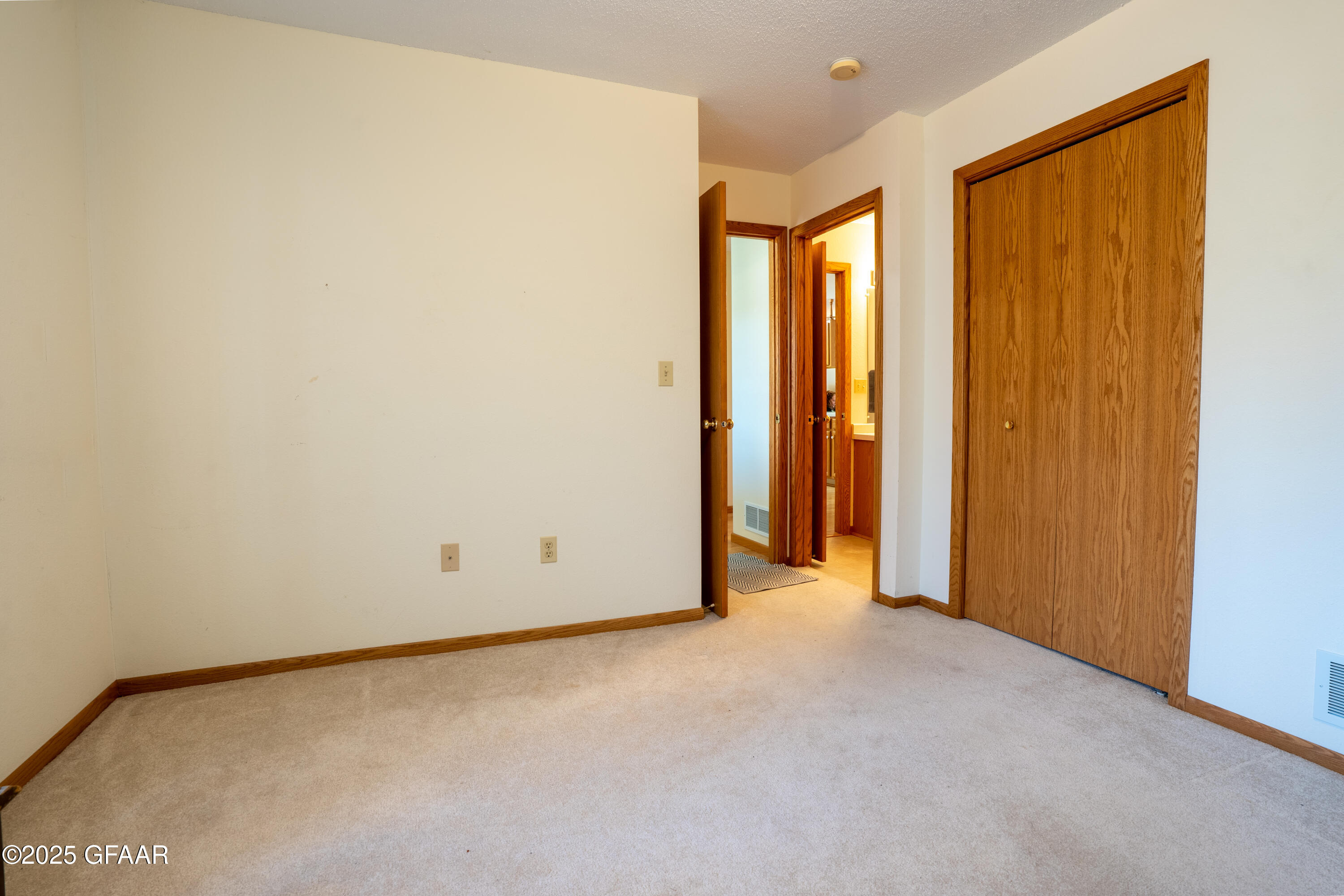 4167 LARK Circle