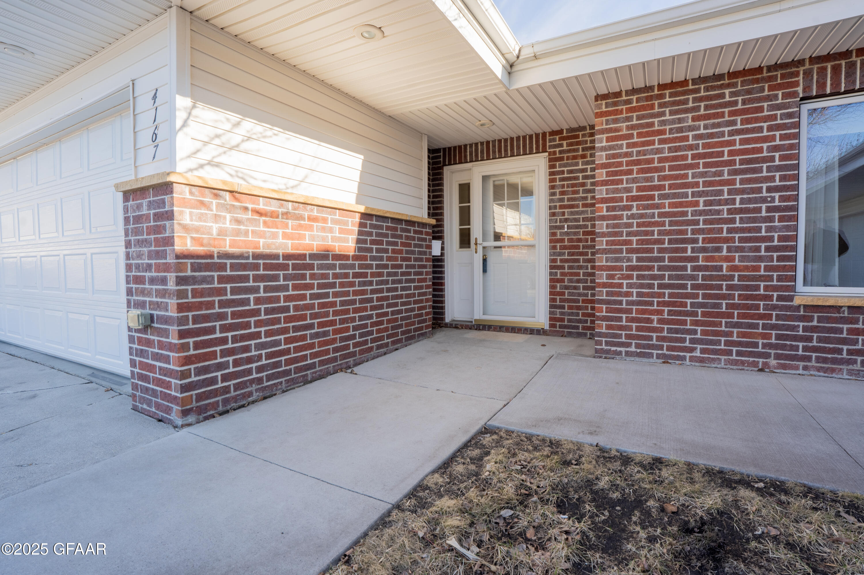 4167 LARK Circle