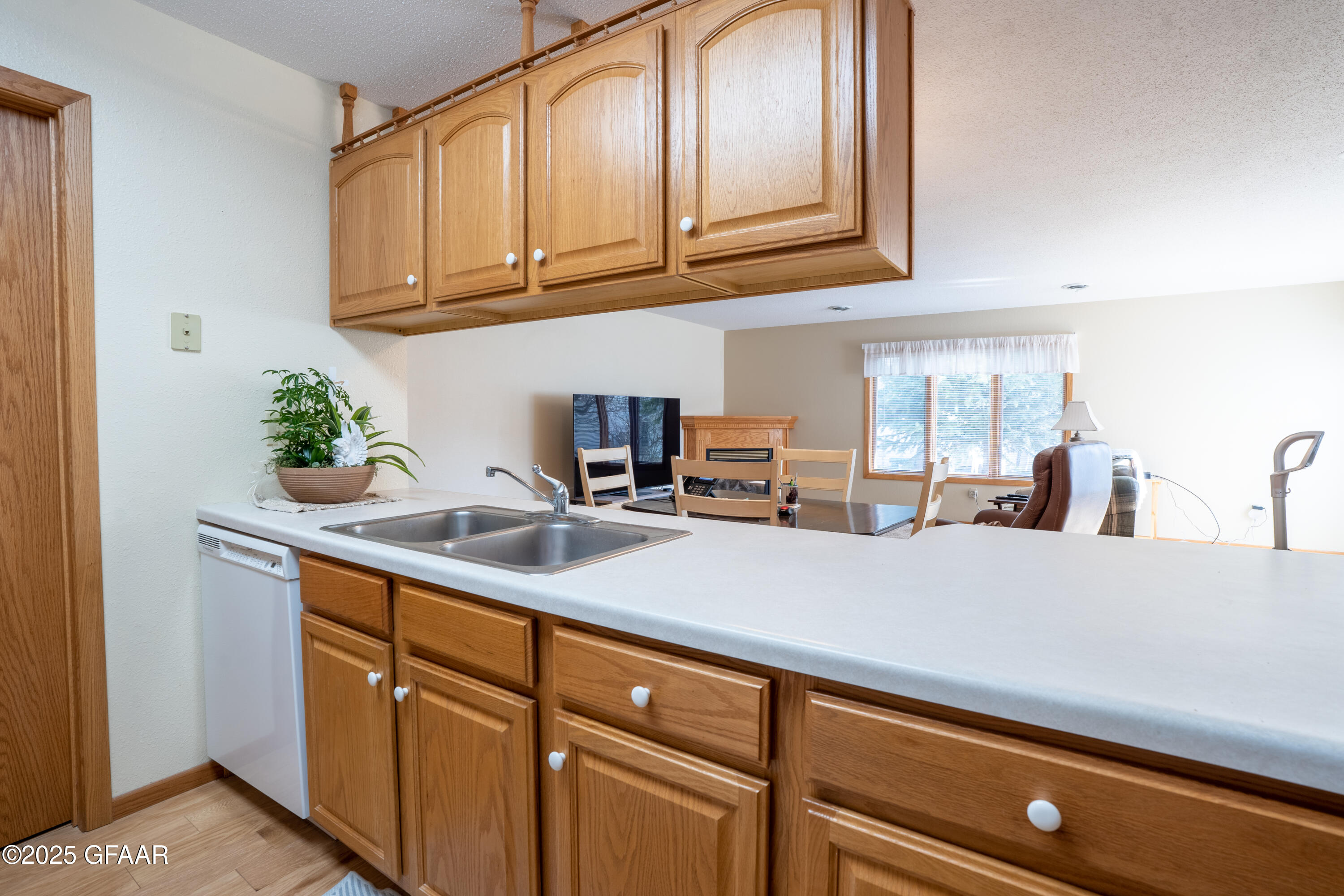 4167 LARK Circle